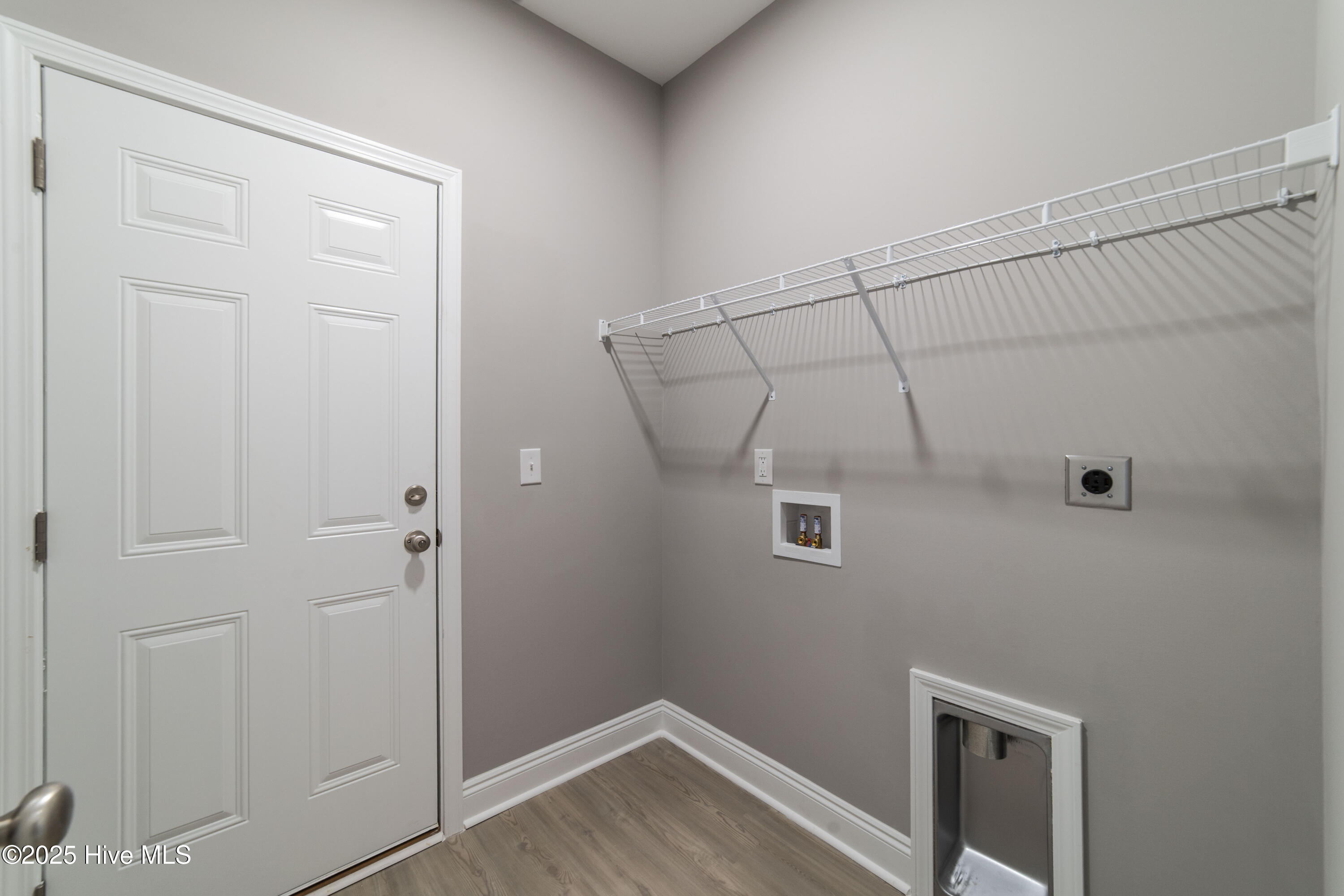 100516216 | Photo 34