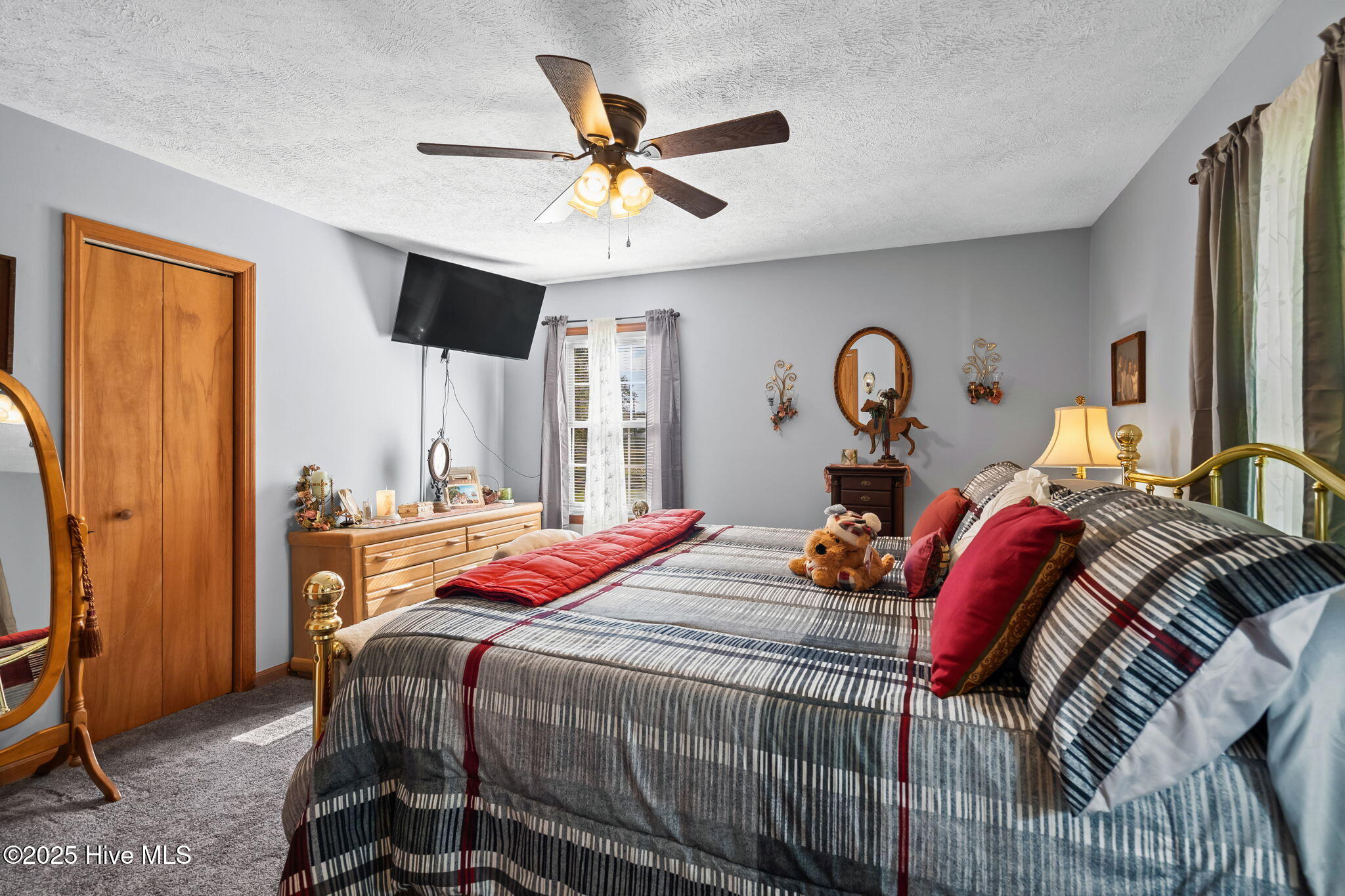 100532446 | Photo 35