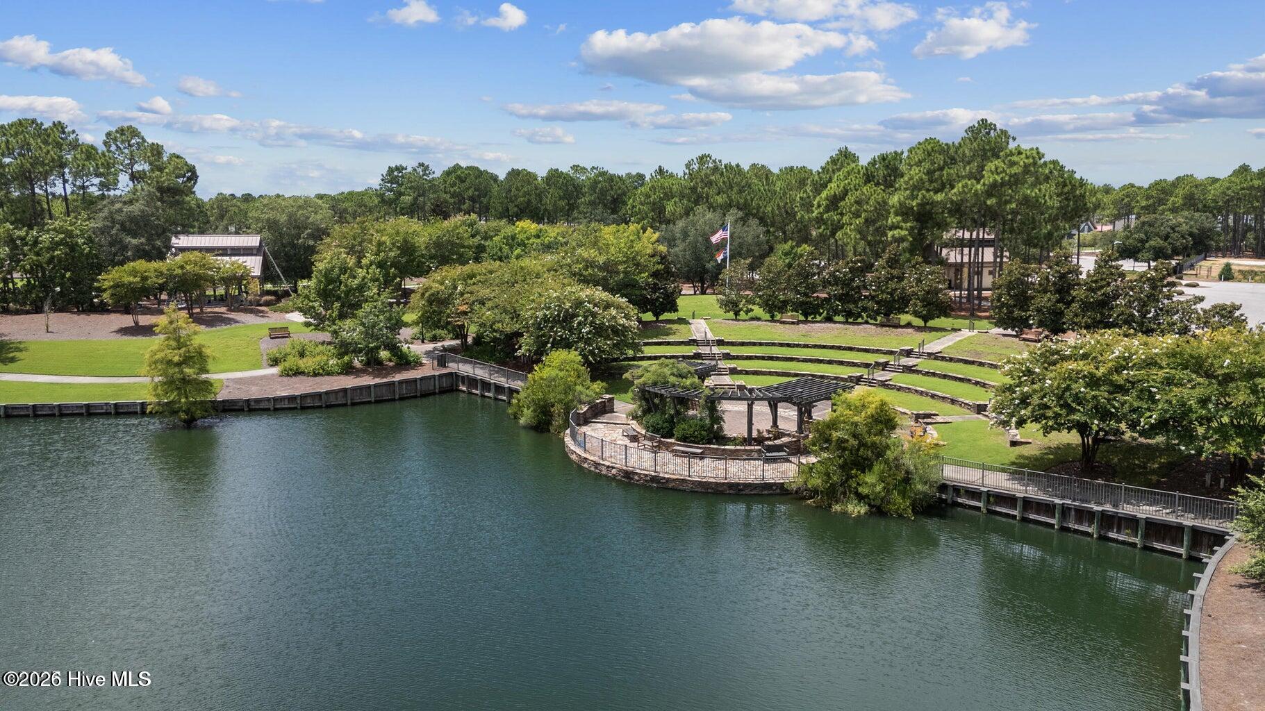 100548612 | Photo 40