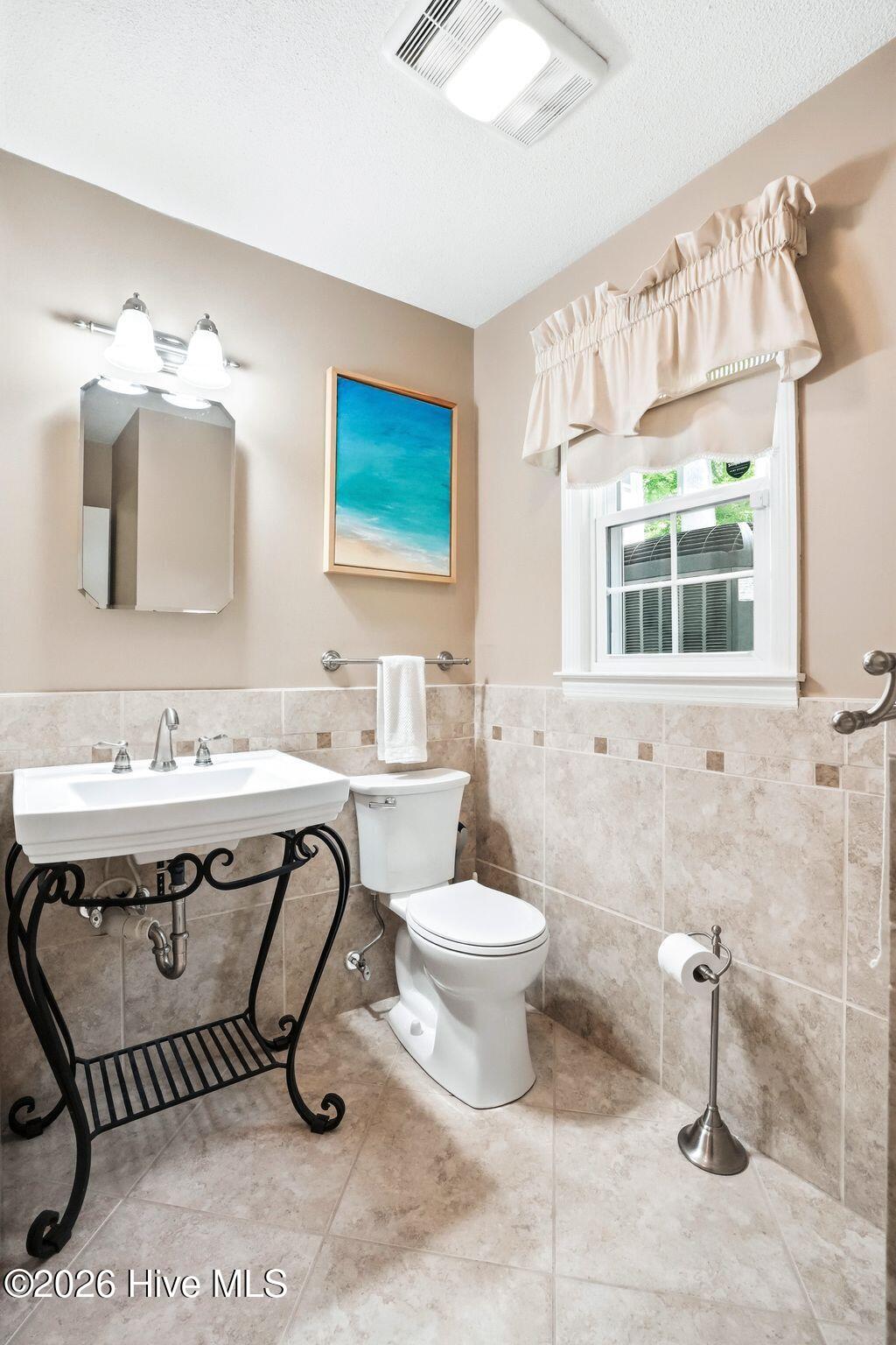 100568648 | Photo 33