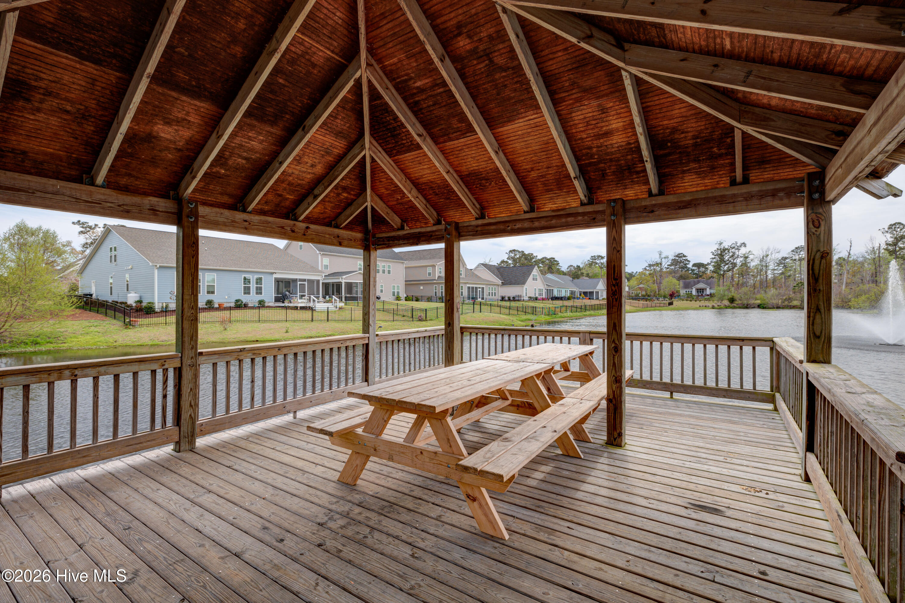 100553083 | Photo 58