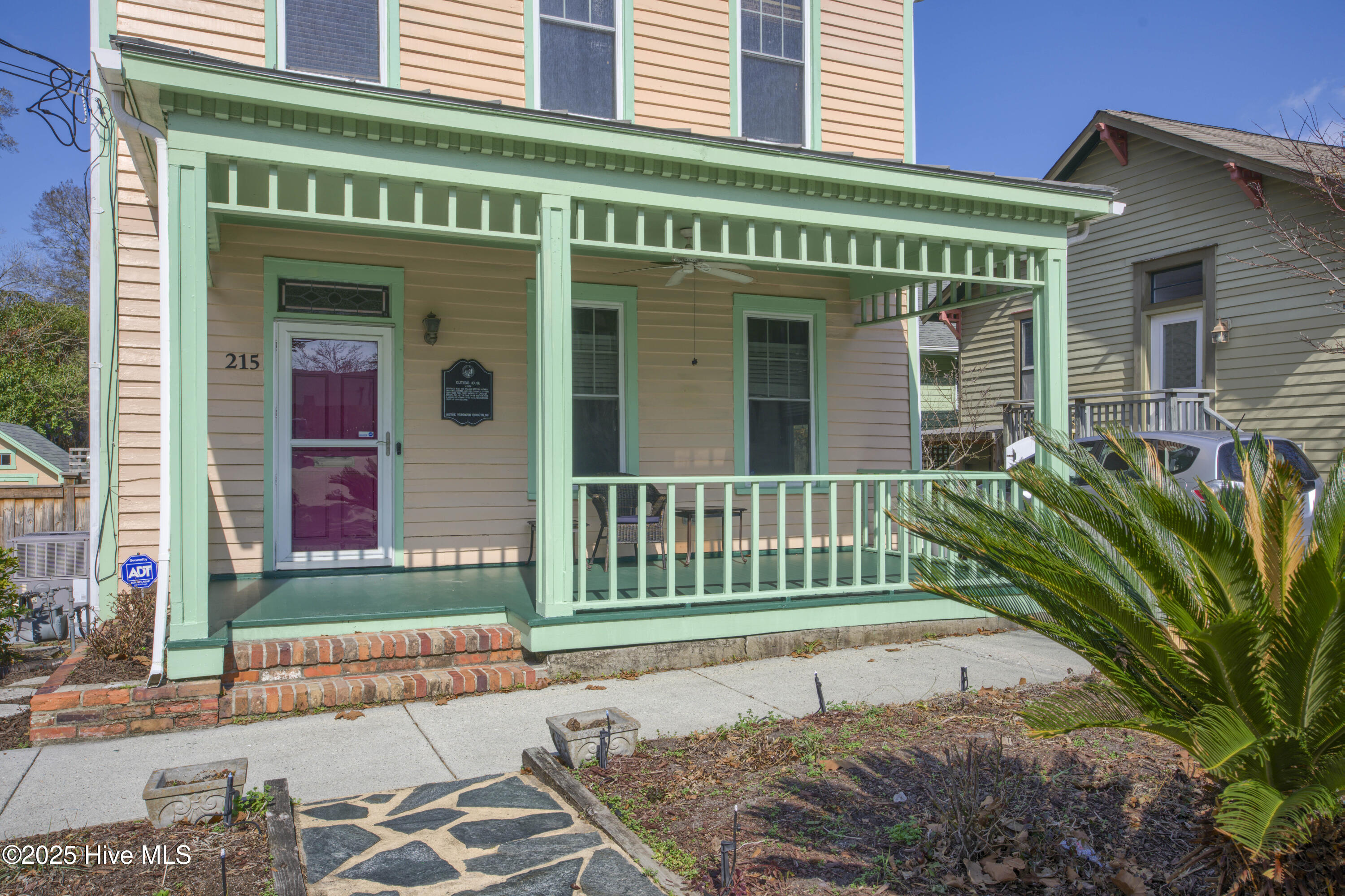 215 Queen St. - Exterior - Edited_6