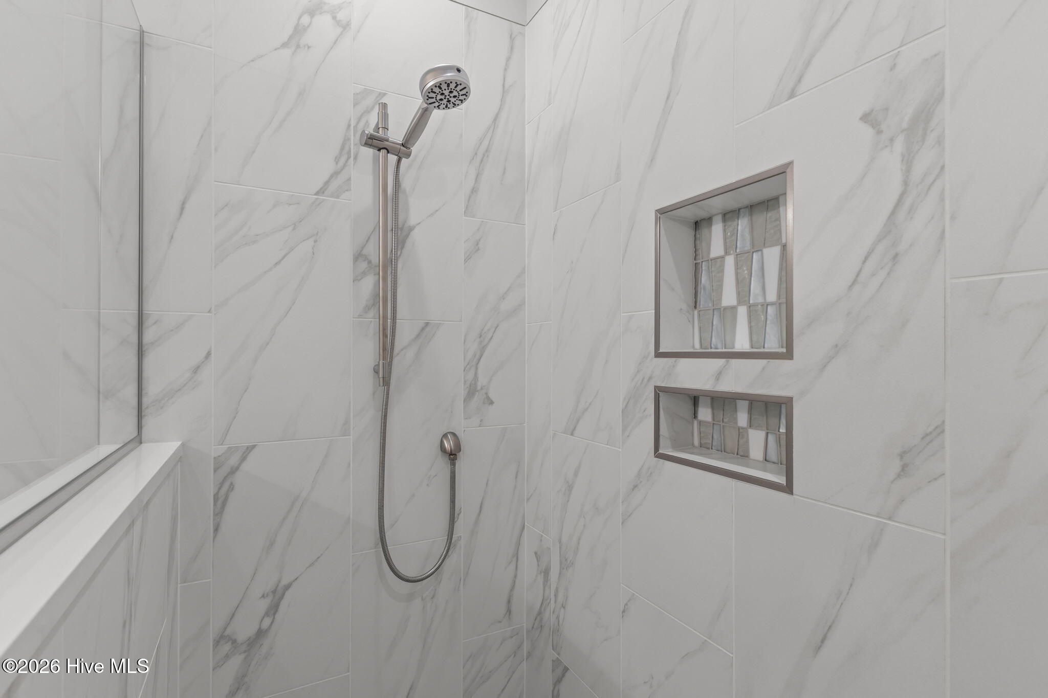 100553636 | Photo 22