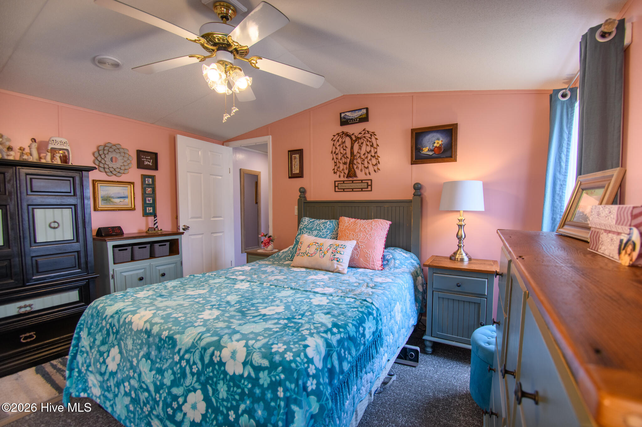 100558747 | Photo 19