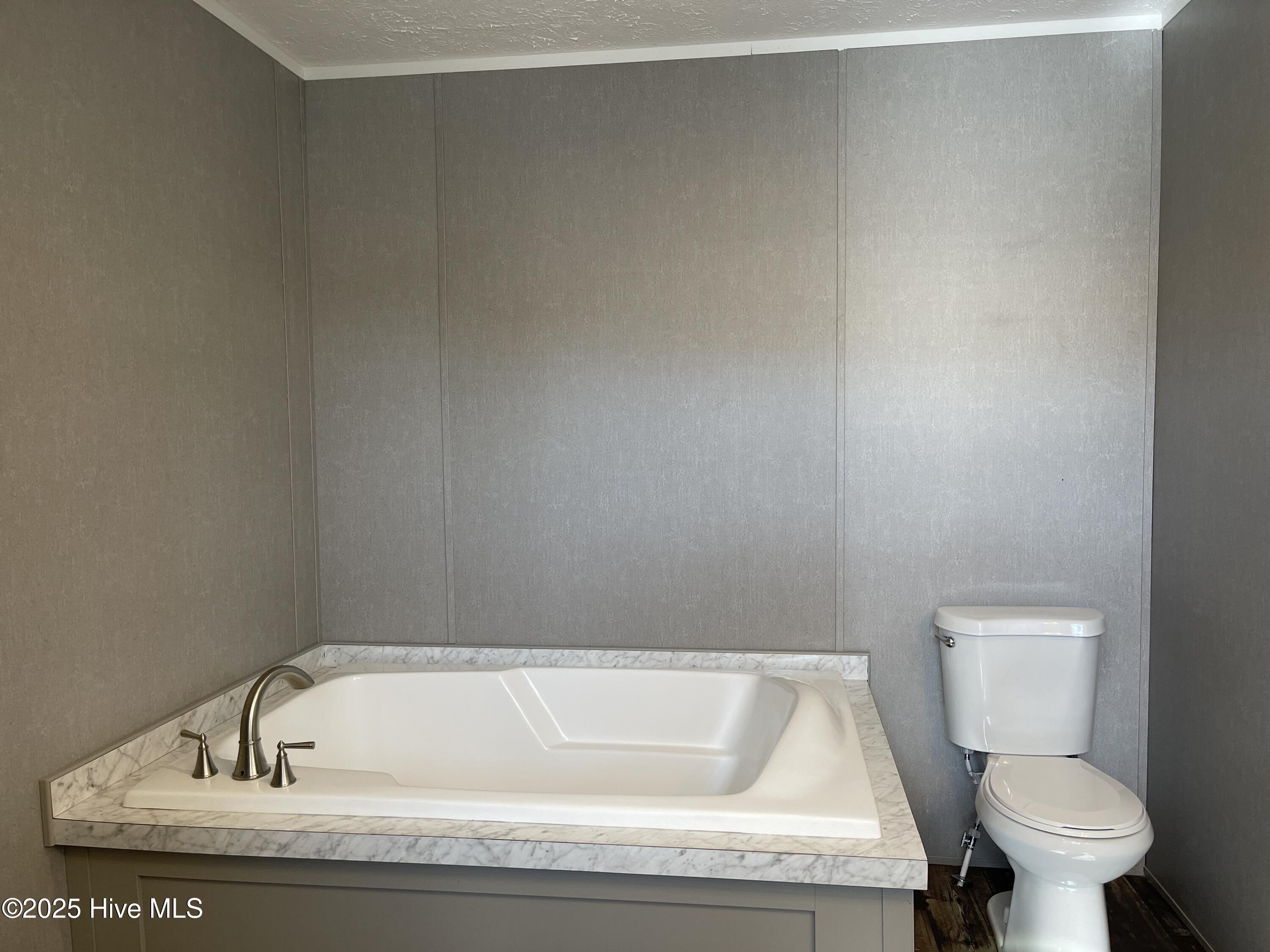 100485520 | Photo 22