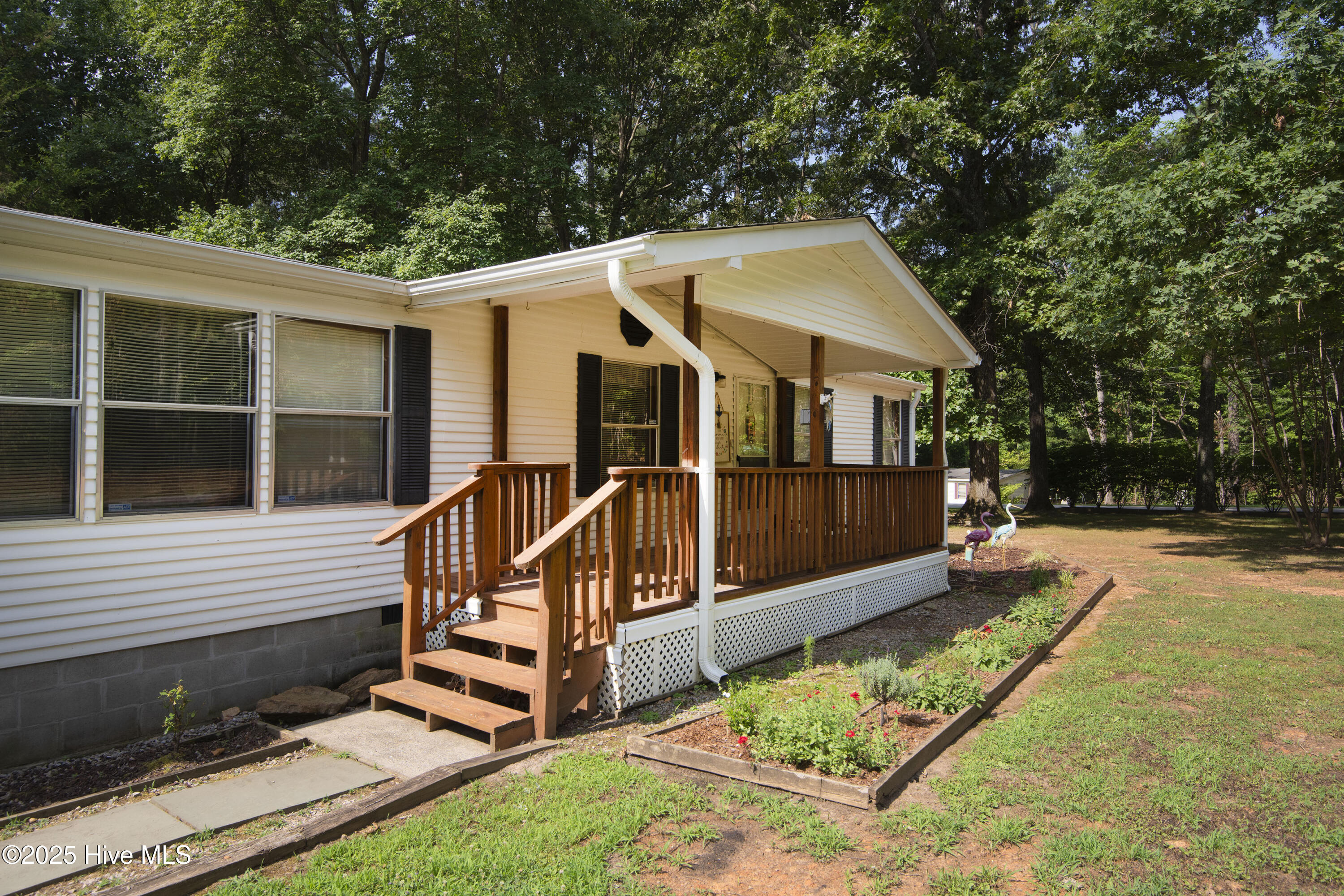 Homes for sale in Macon, NC | 369 S Holiday Dr, Macon, NC 27551 | MLS# 100516874