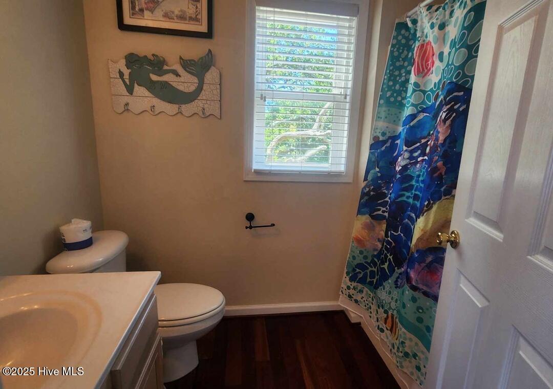 Lower Level Primary Bedroom 2 Ensuite Bathroom