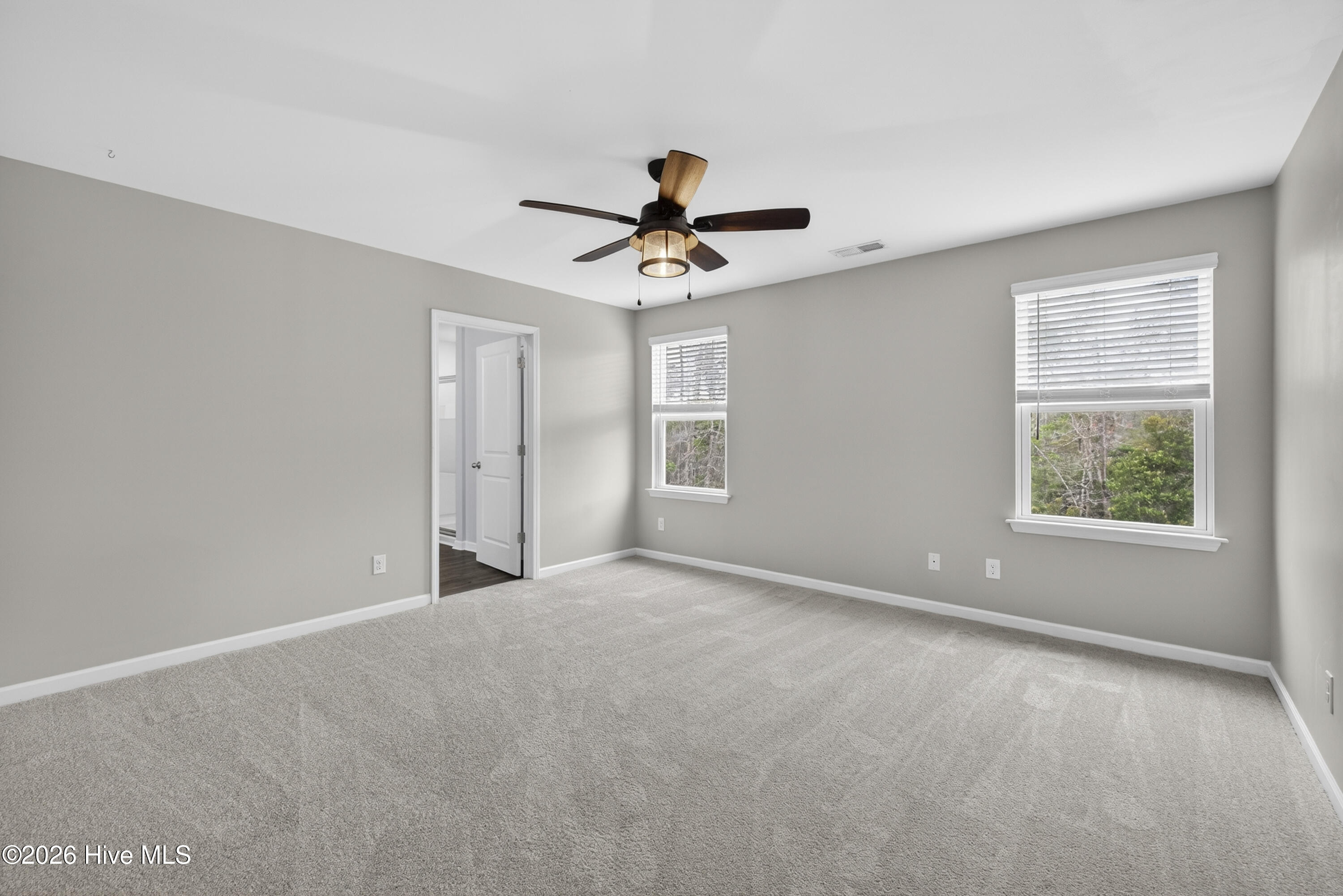 100558263 | Photo 20