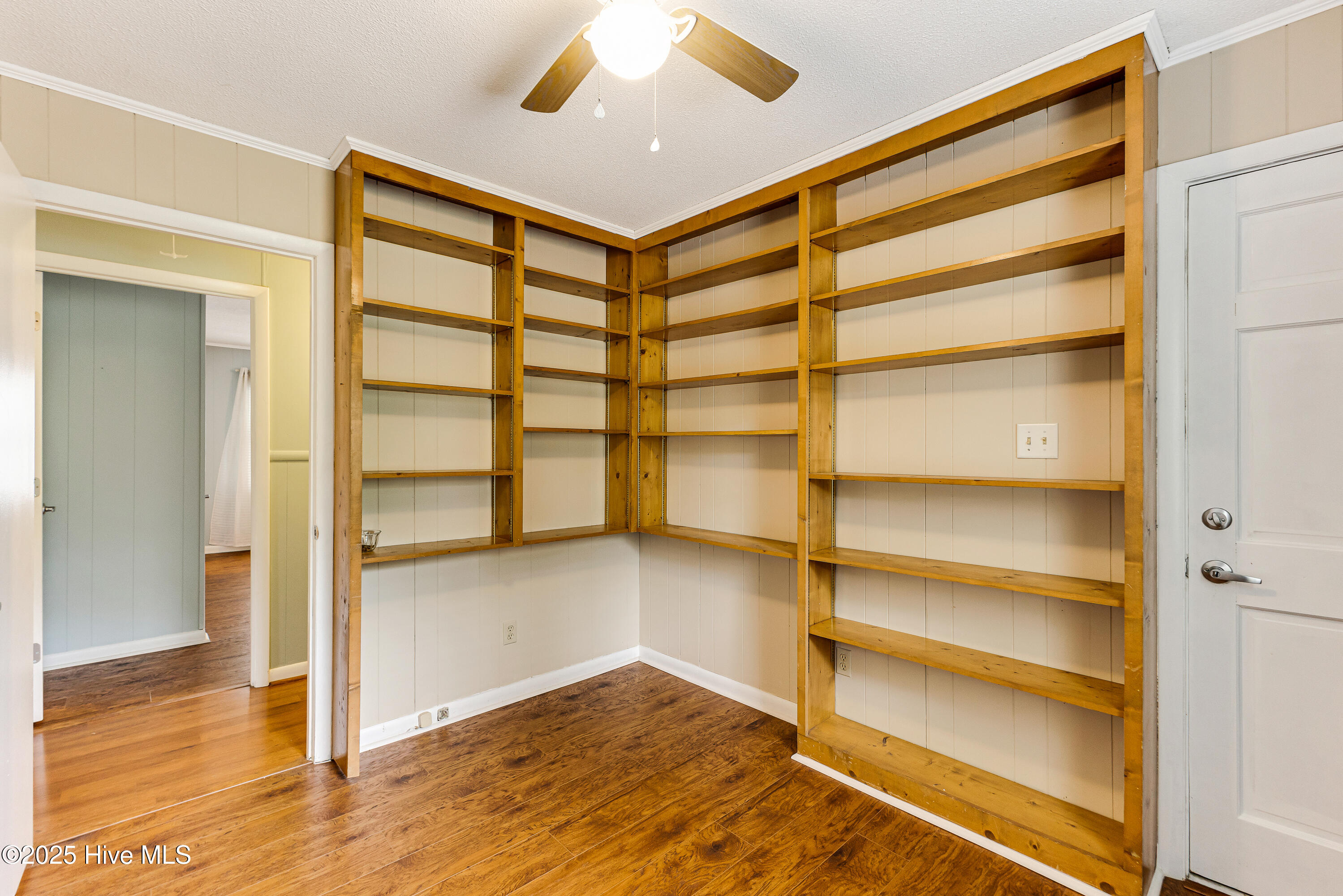 100523240 | Photo 17