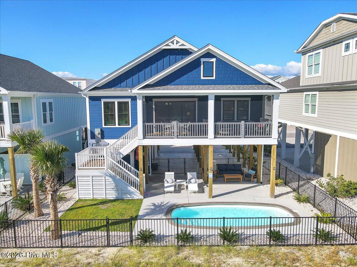 100565716 | Photo 74