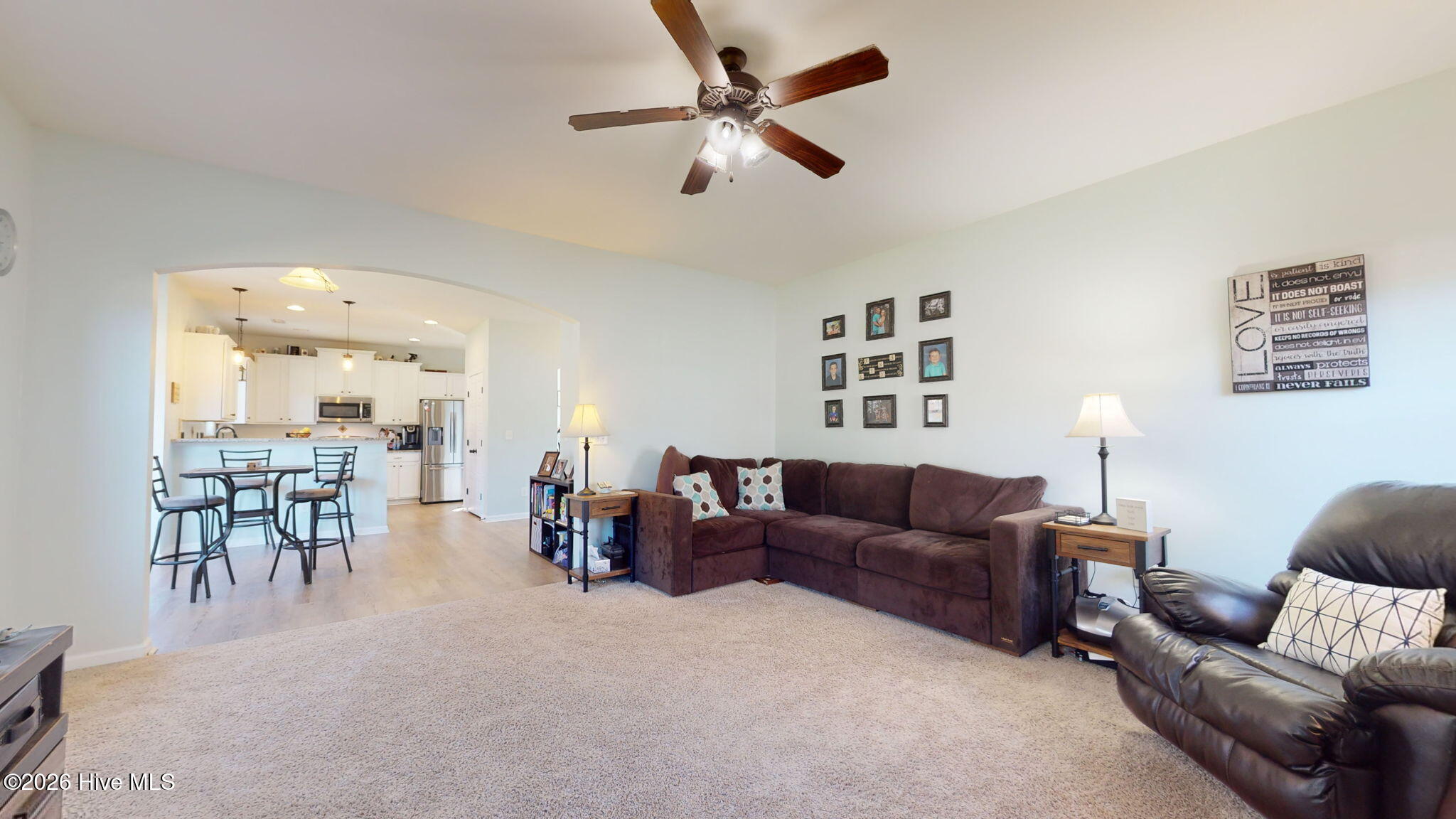 100558979 | Photo 14