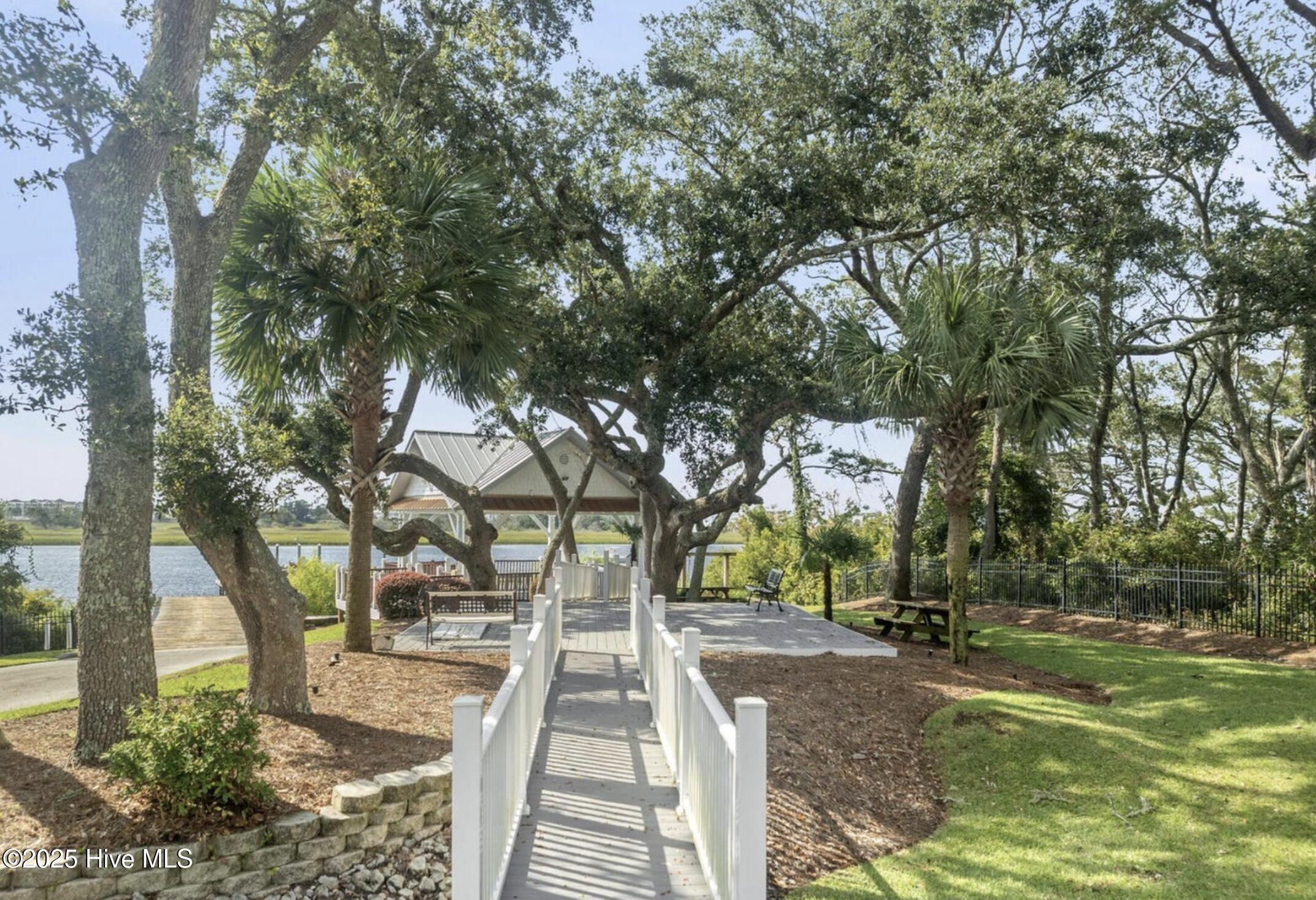 100485467 | Photo 57