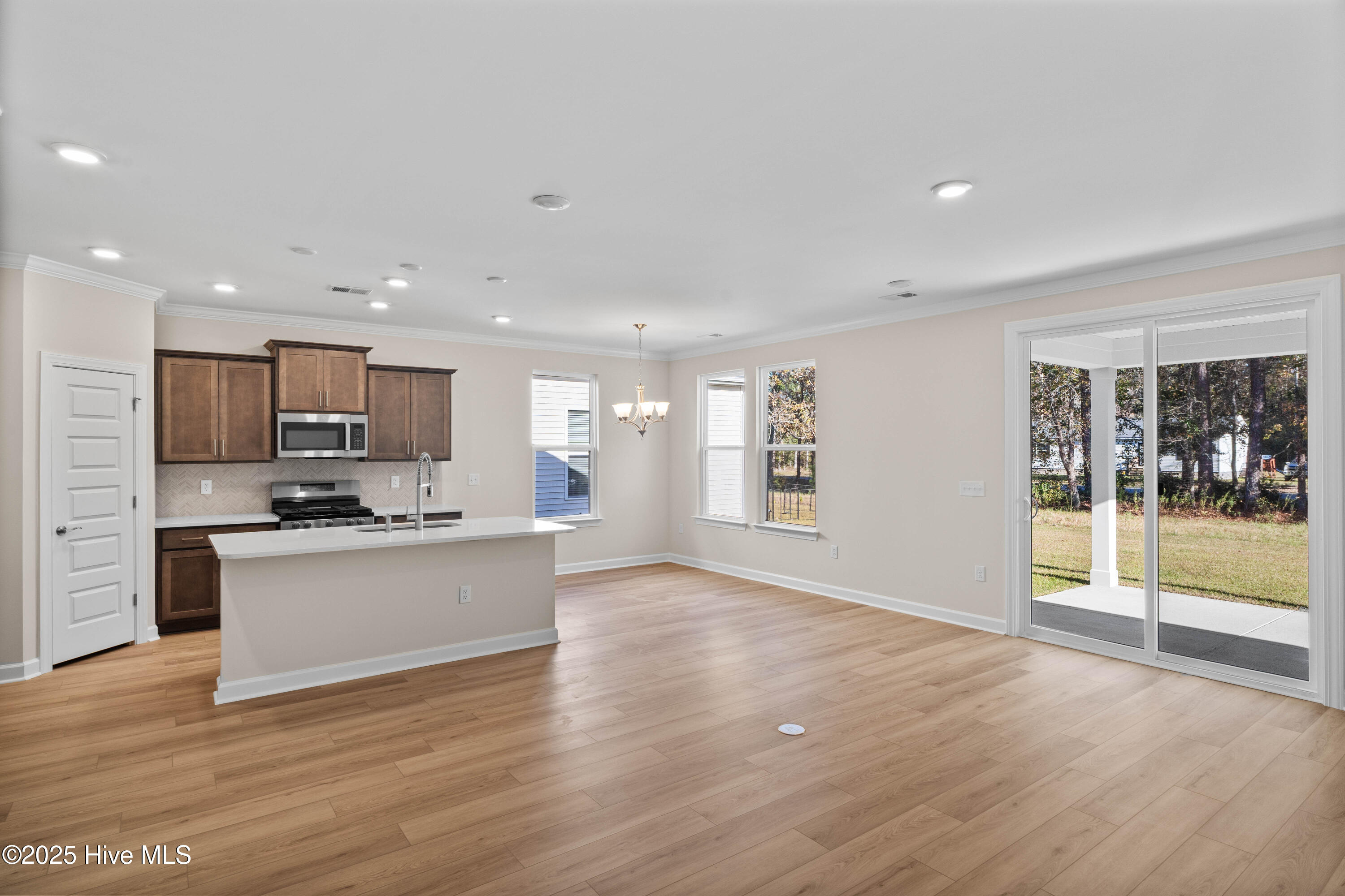 100506934 | Photo 17