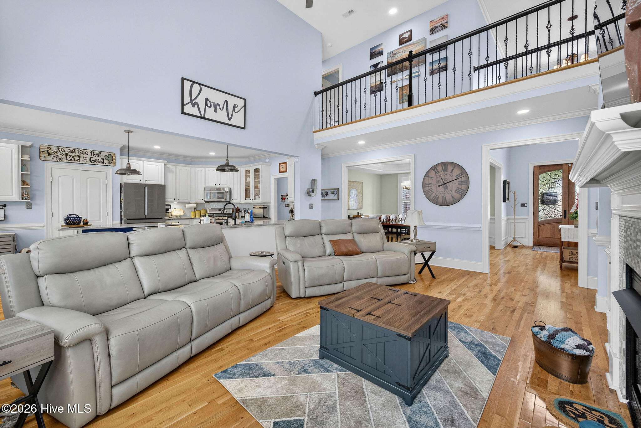 100547469 | Photo 16