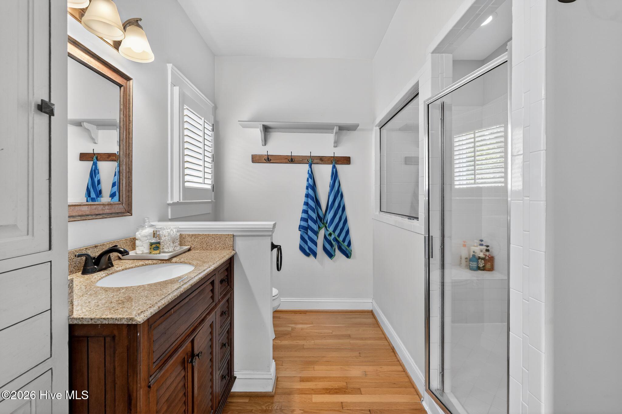 100569921 | Photo 29