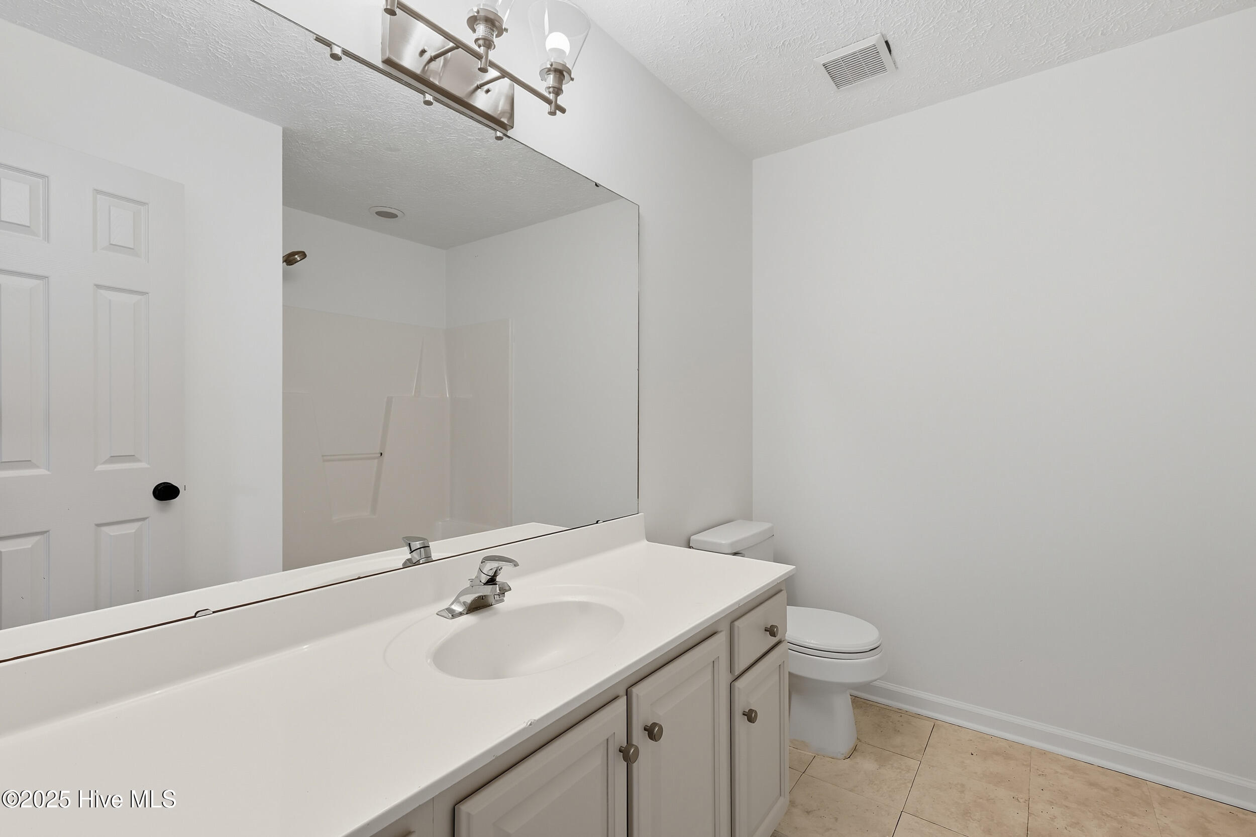 100533077 | Photo 19