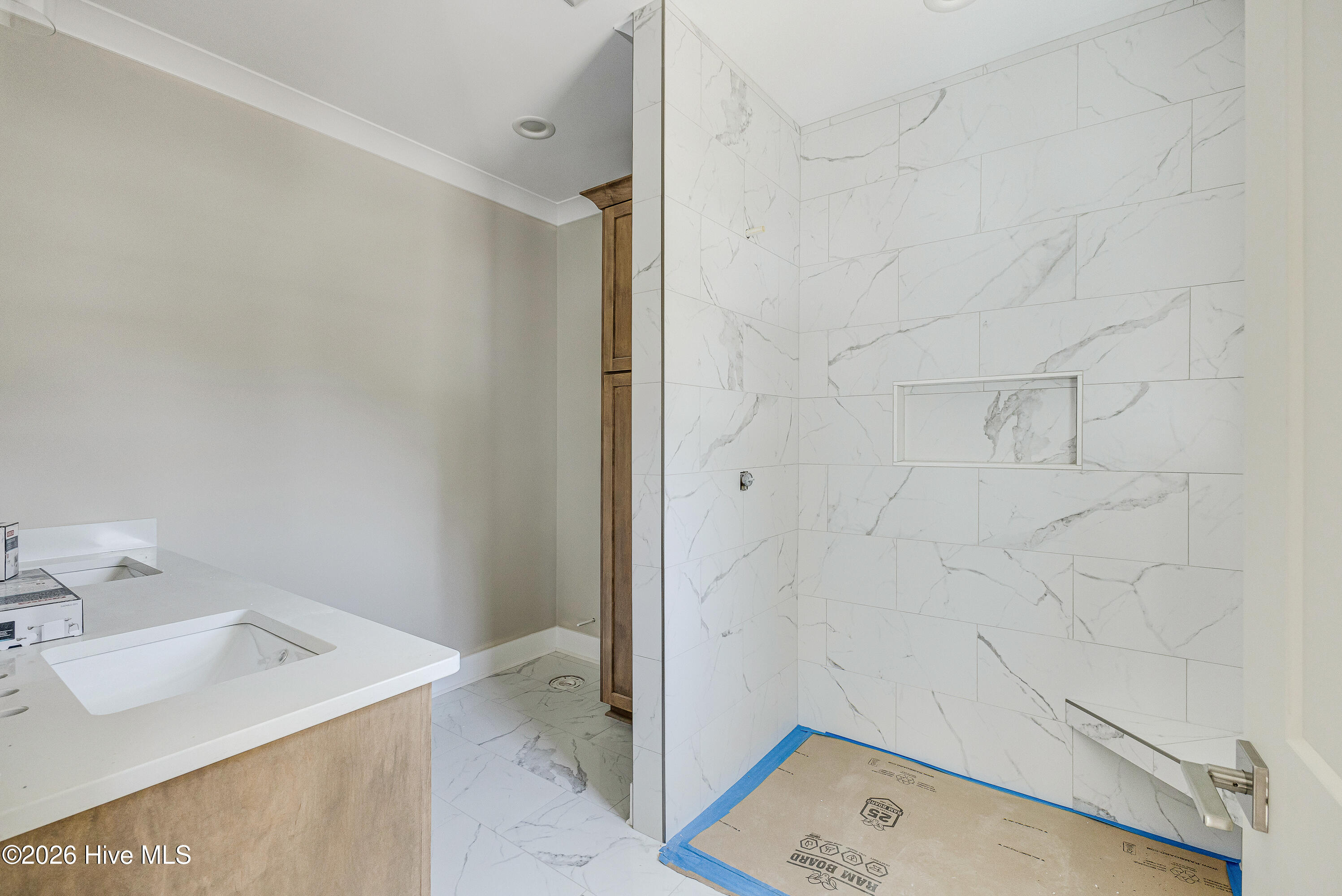 100564394 | Photo 17