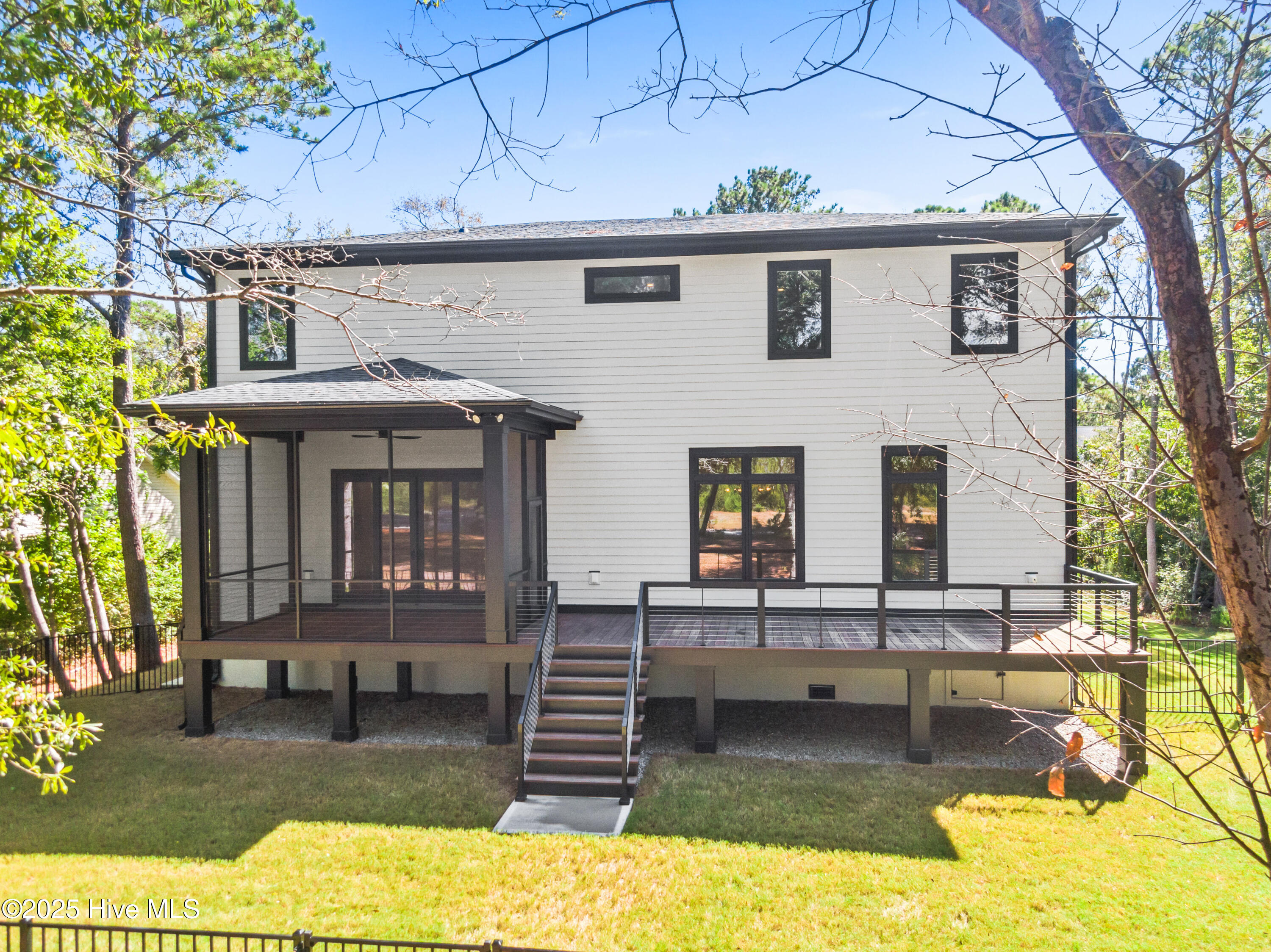 100535066 | Photo 52