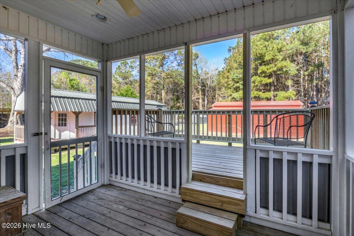 100561788 | Photo 55