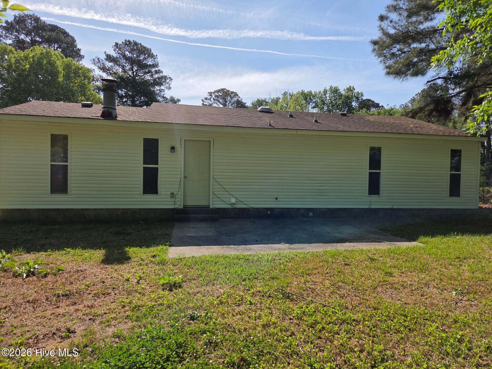 100569129 | Photo 15