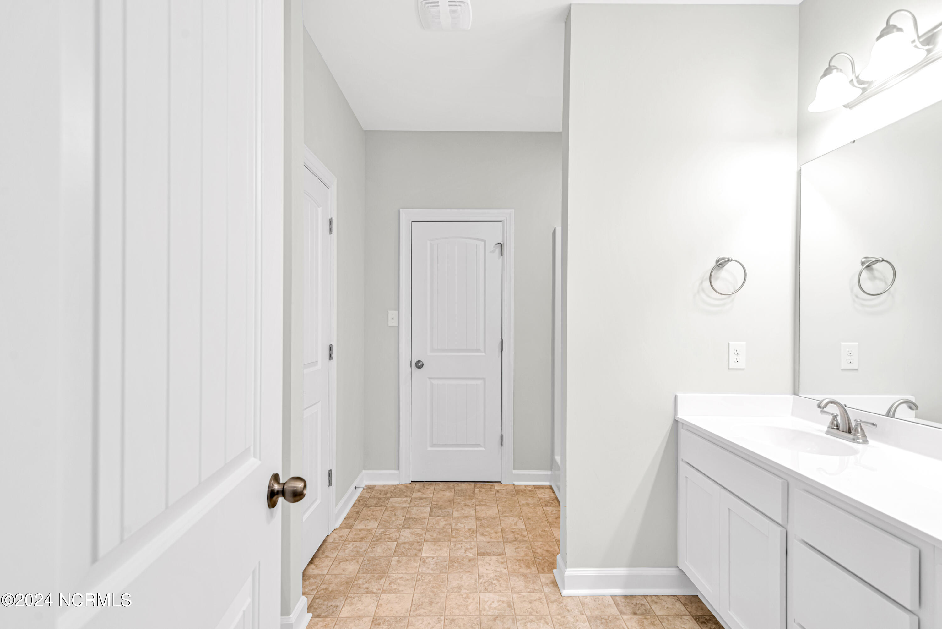 100563429 | Photo 31