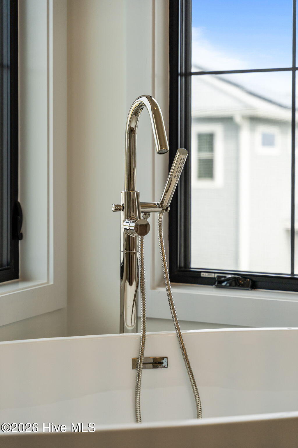 100553287 | Photo 68