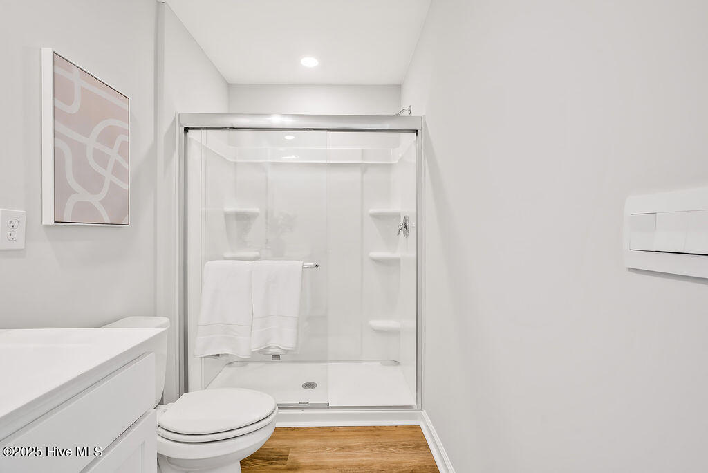 100545951 | Photo 23