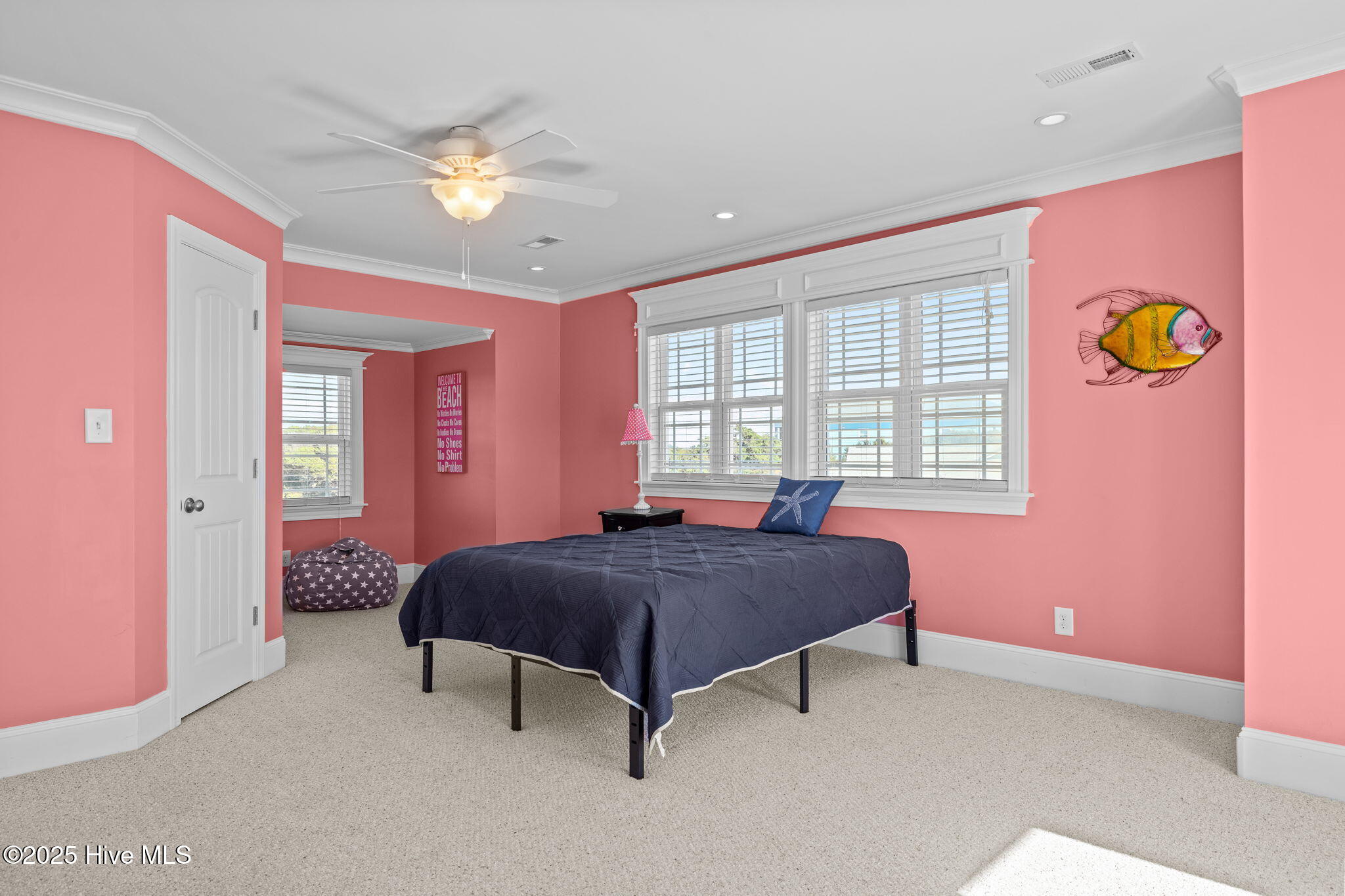 100537842 | Photo 15