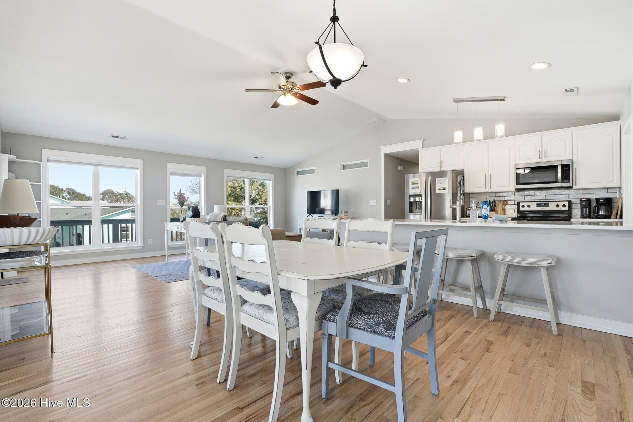 100558561 | Photo 27