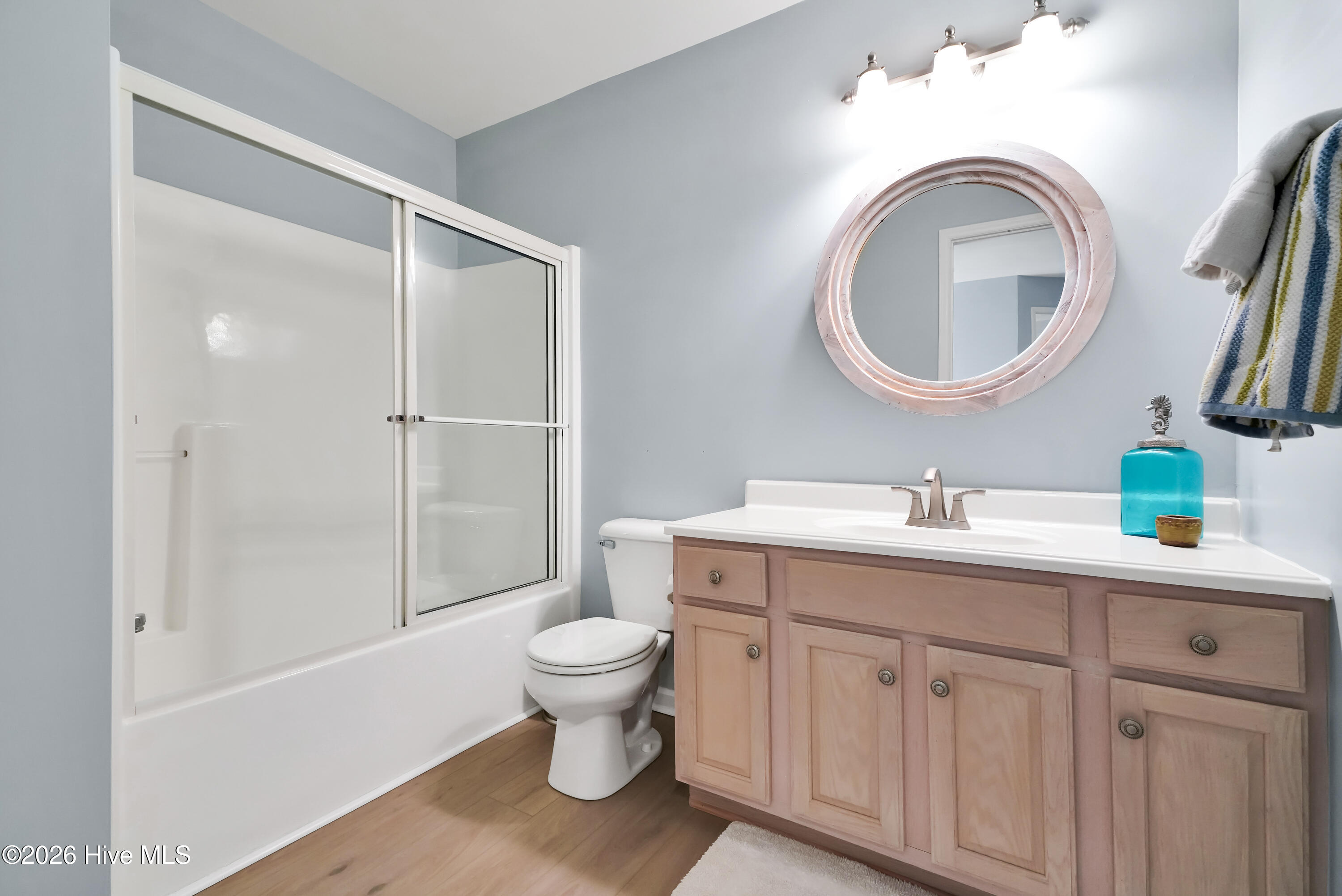 100550810 | Photo 23