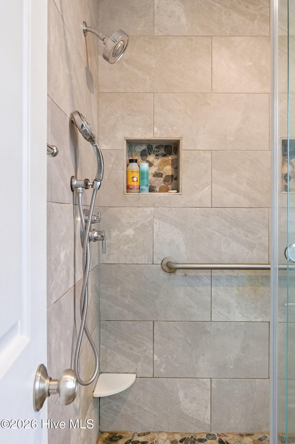 100566384 | Photo 26