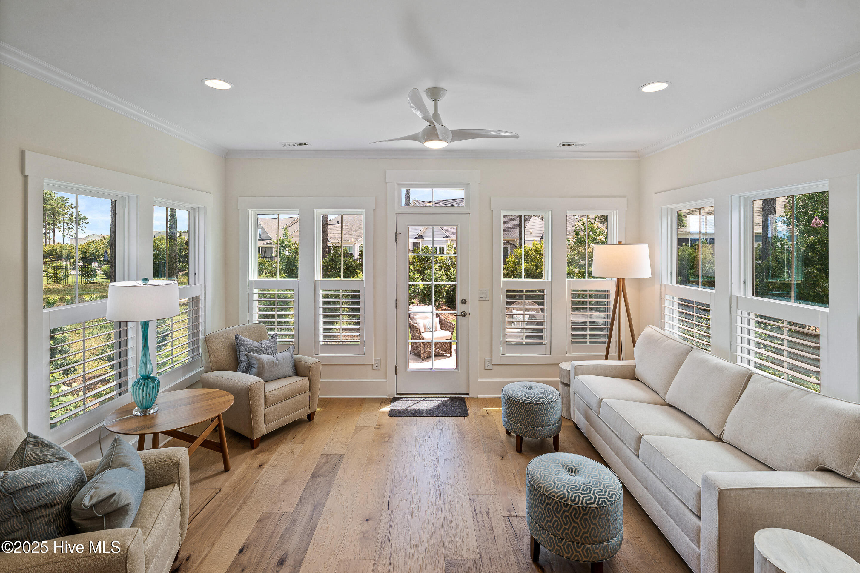 100542822 | Photo 14