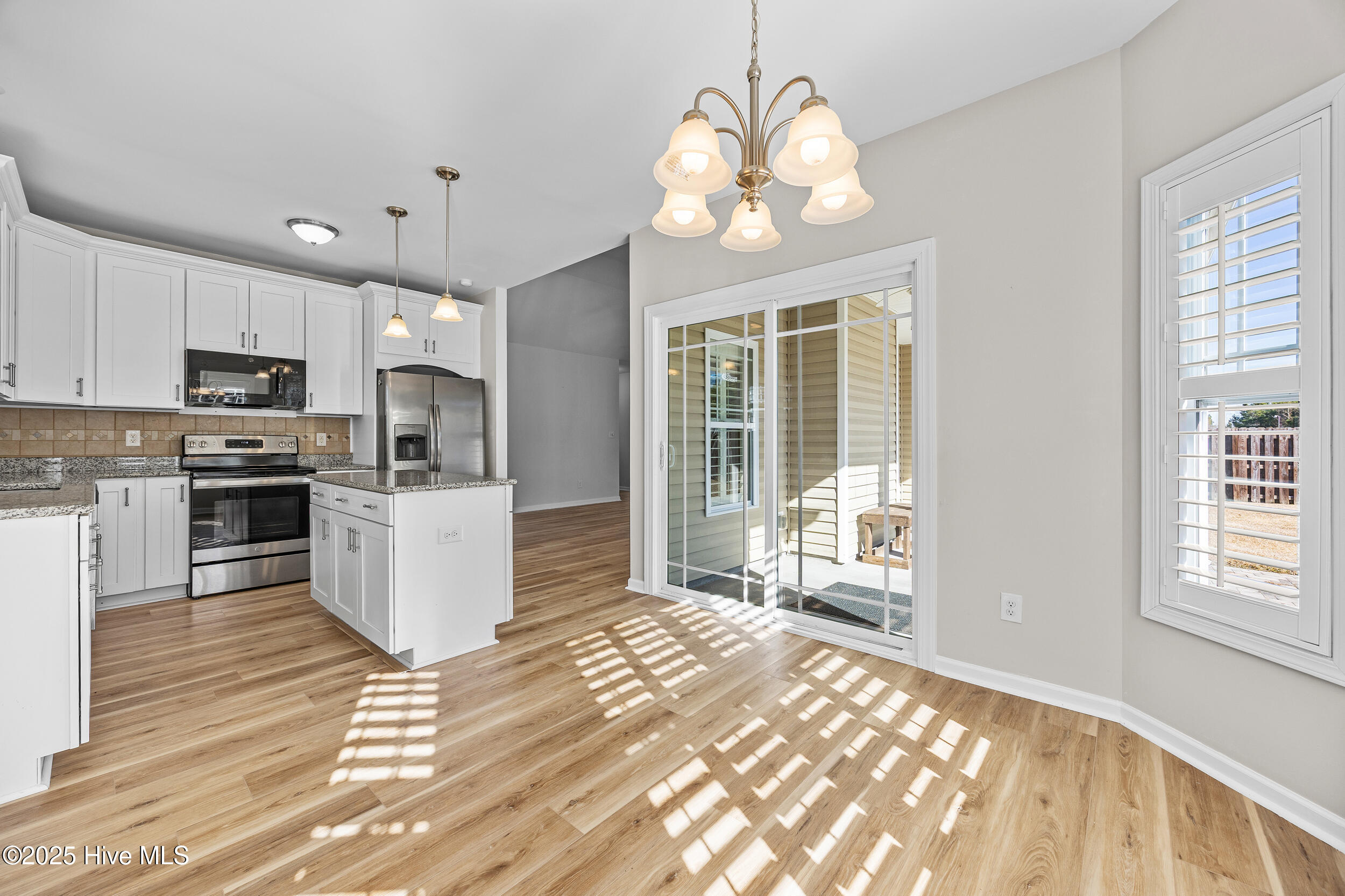 100546907 | Photo 16