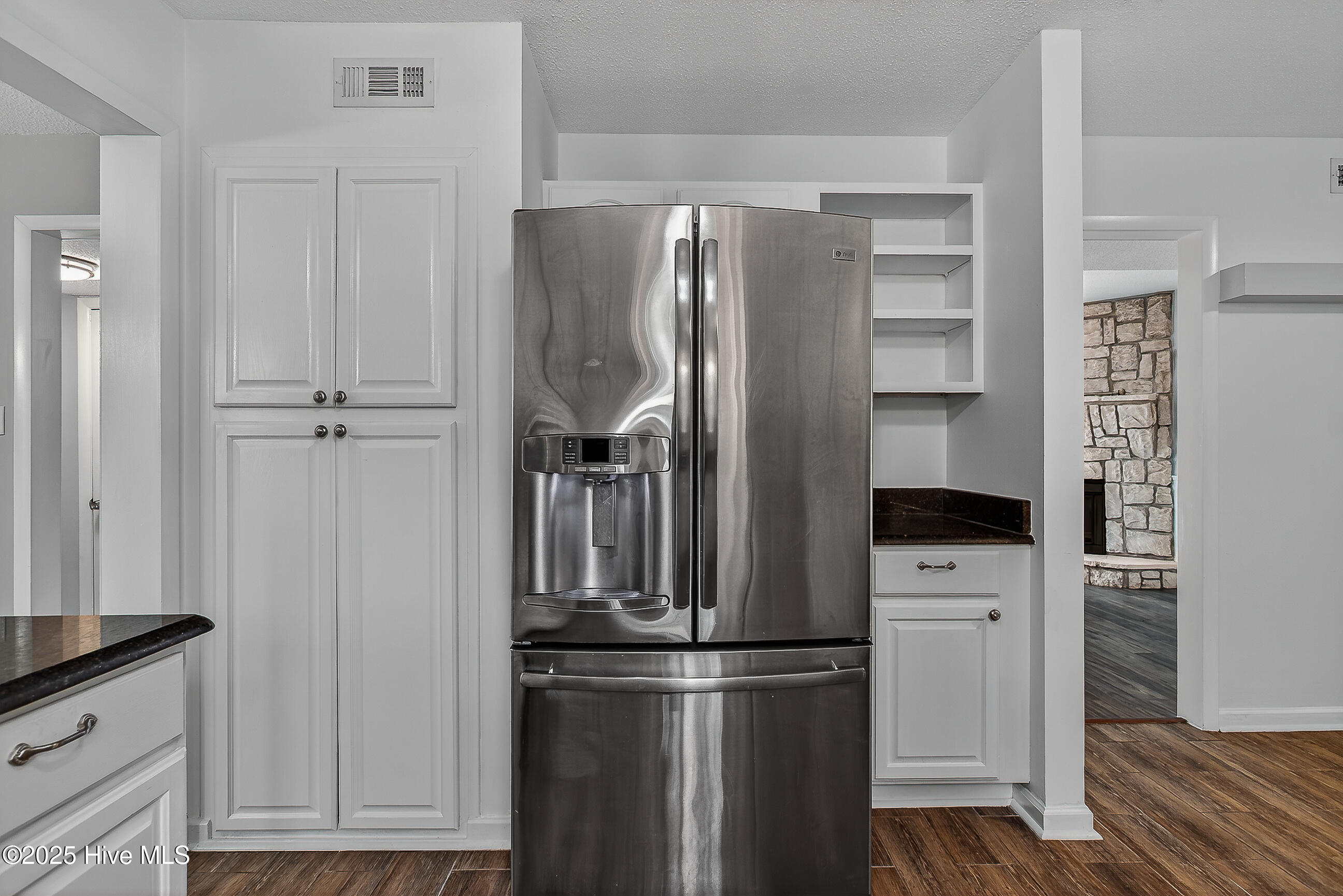 100531663 | Photo 12