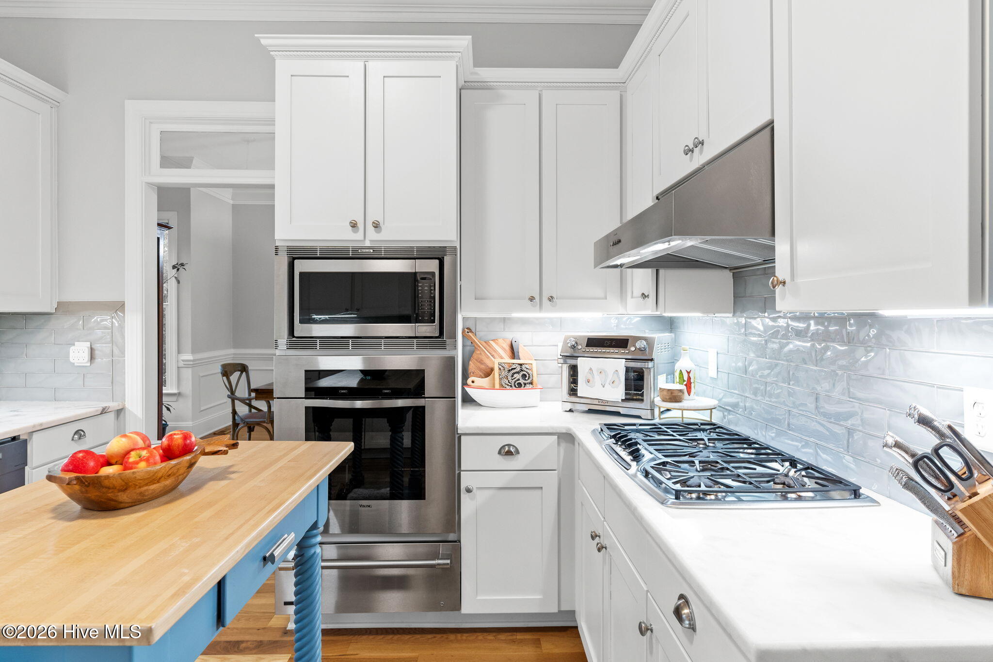 100549864 | Photo 16