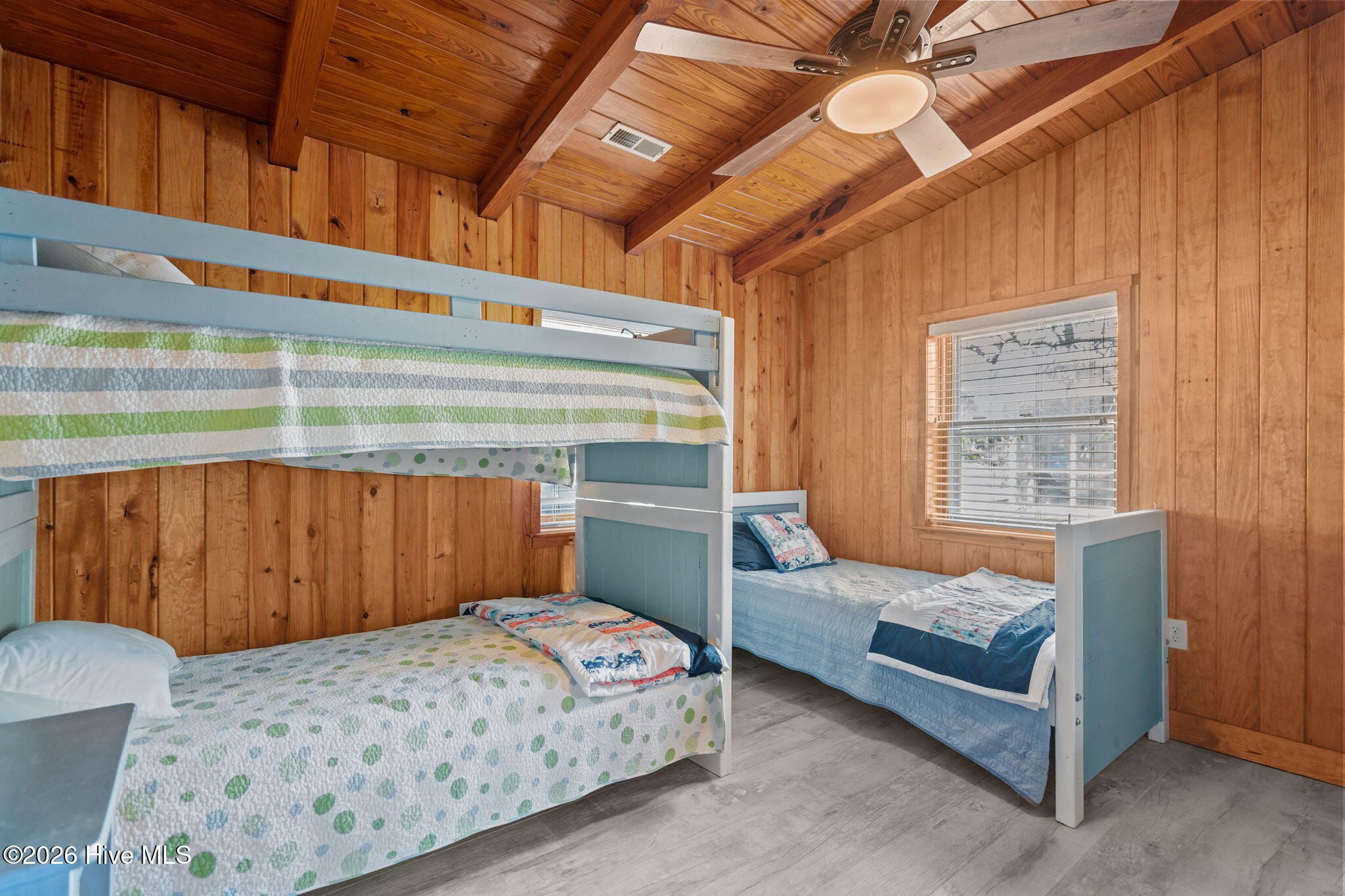 100545897 | Photo 31