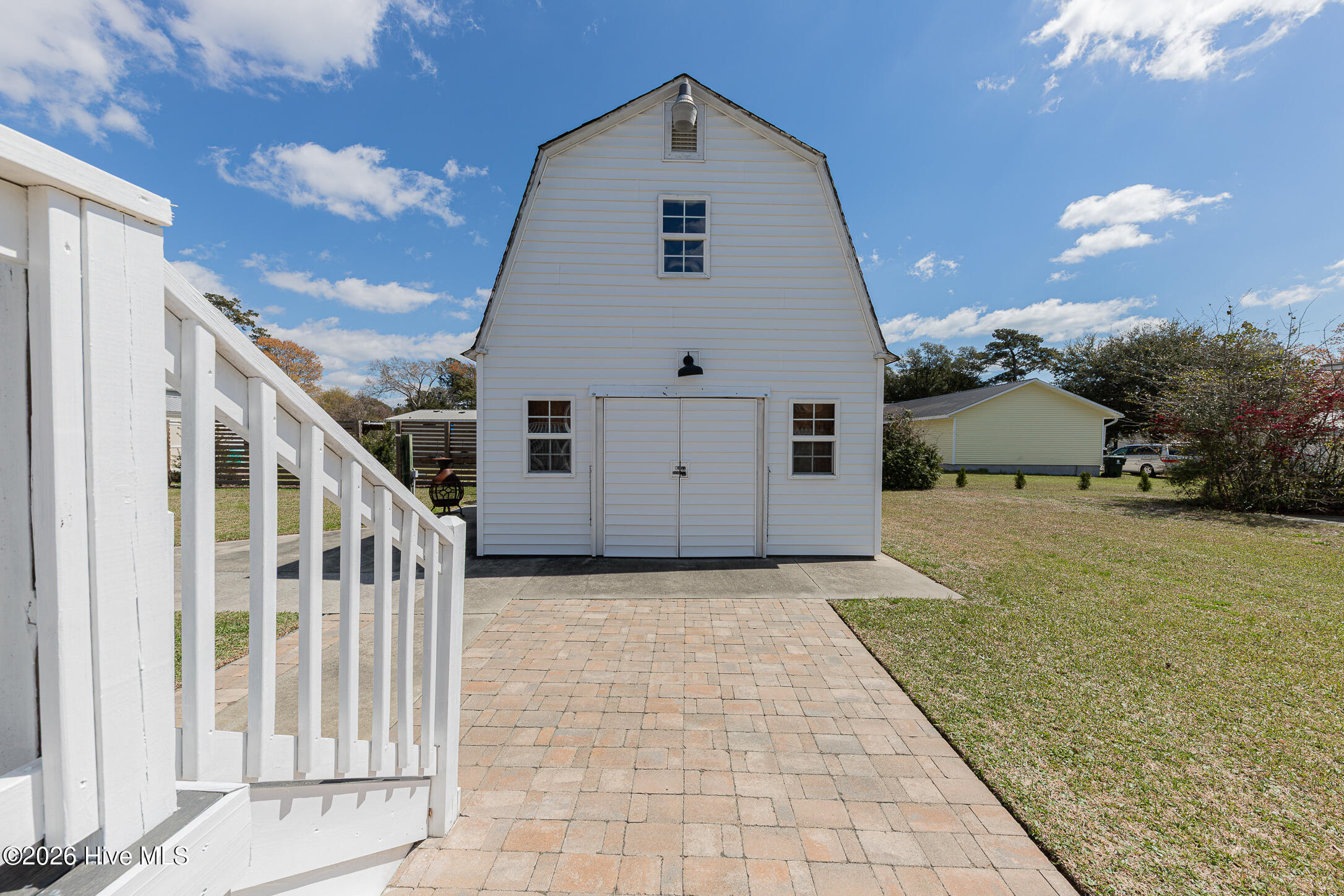 100563969 | Photo 44