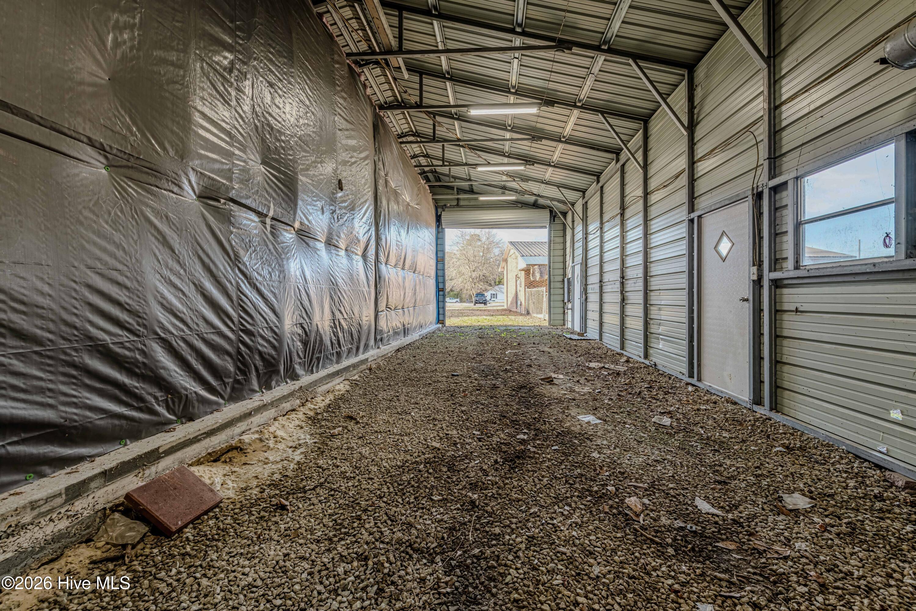 100549124 | Photo 48