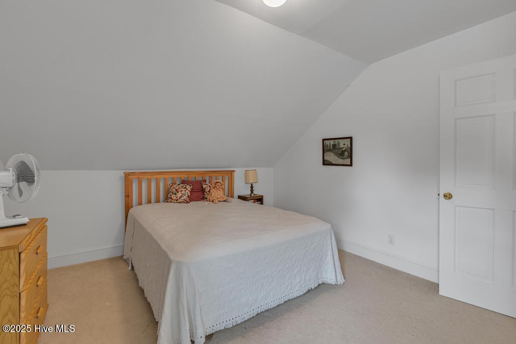 100530645 | Photo 28