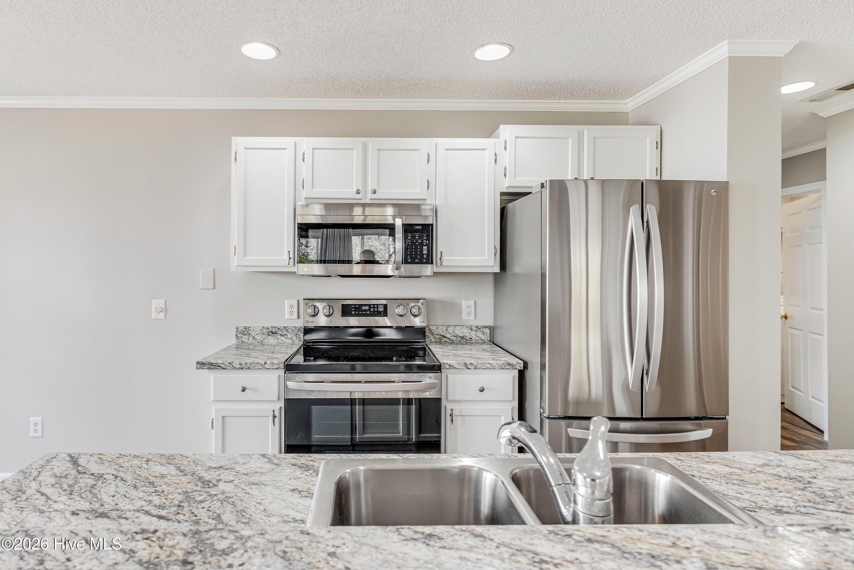 100562501 | Photo 13