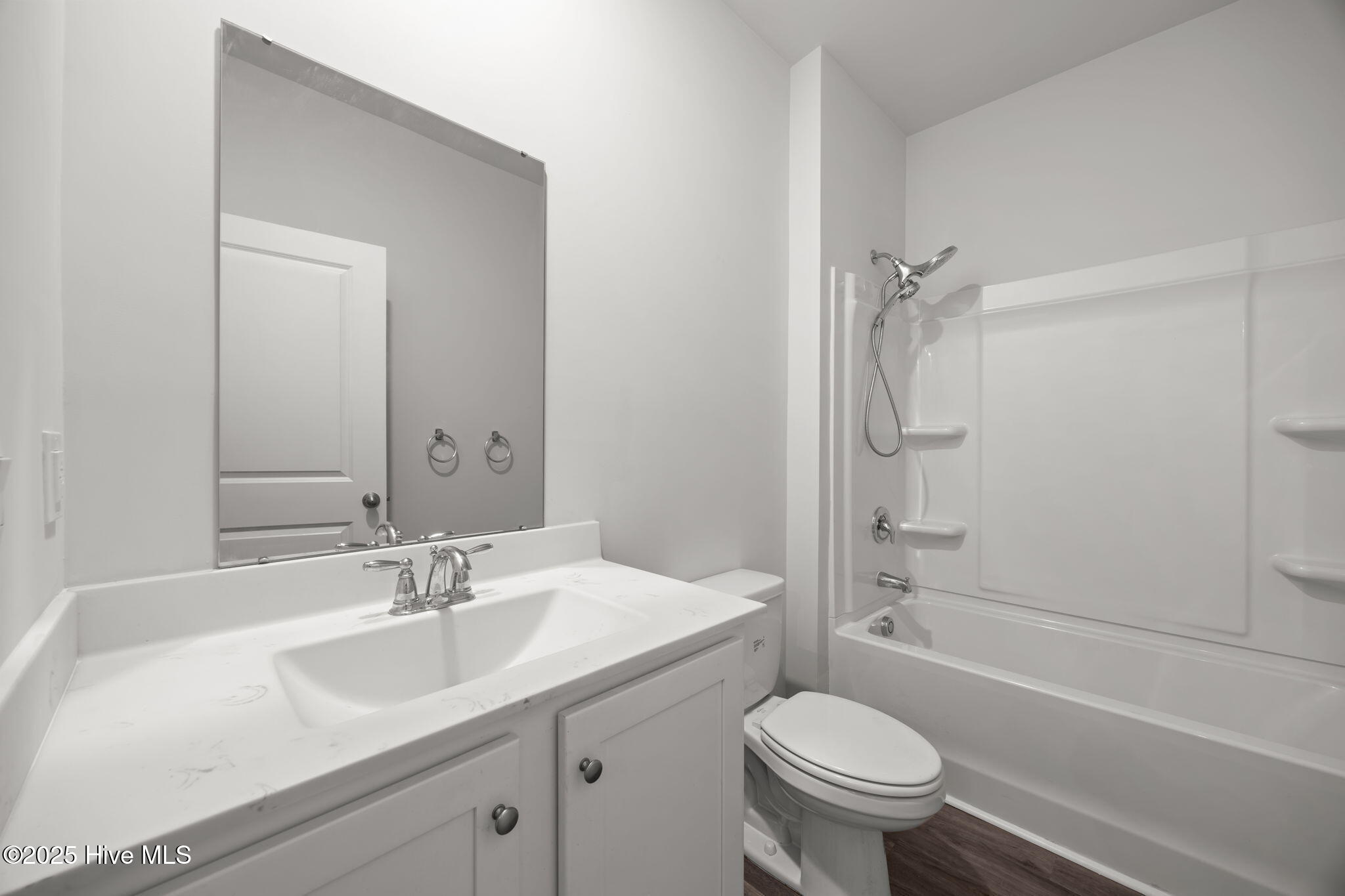 100546434 | Photo 23