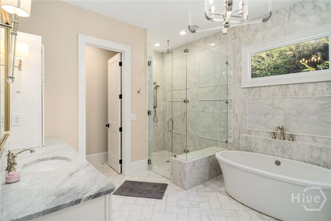 Elegant primary bath