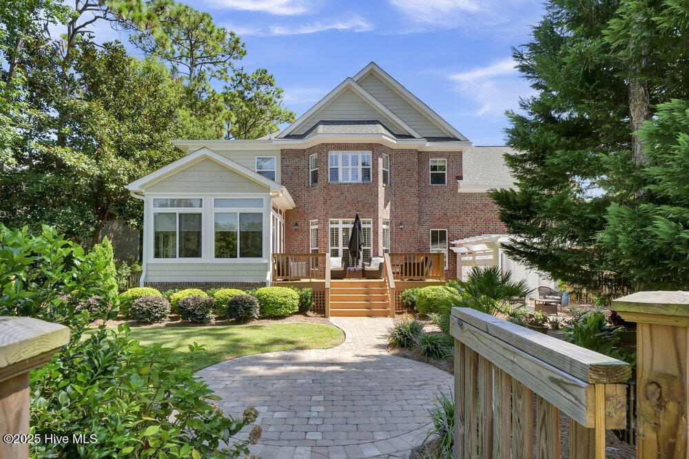 100531667 | Photo 51