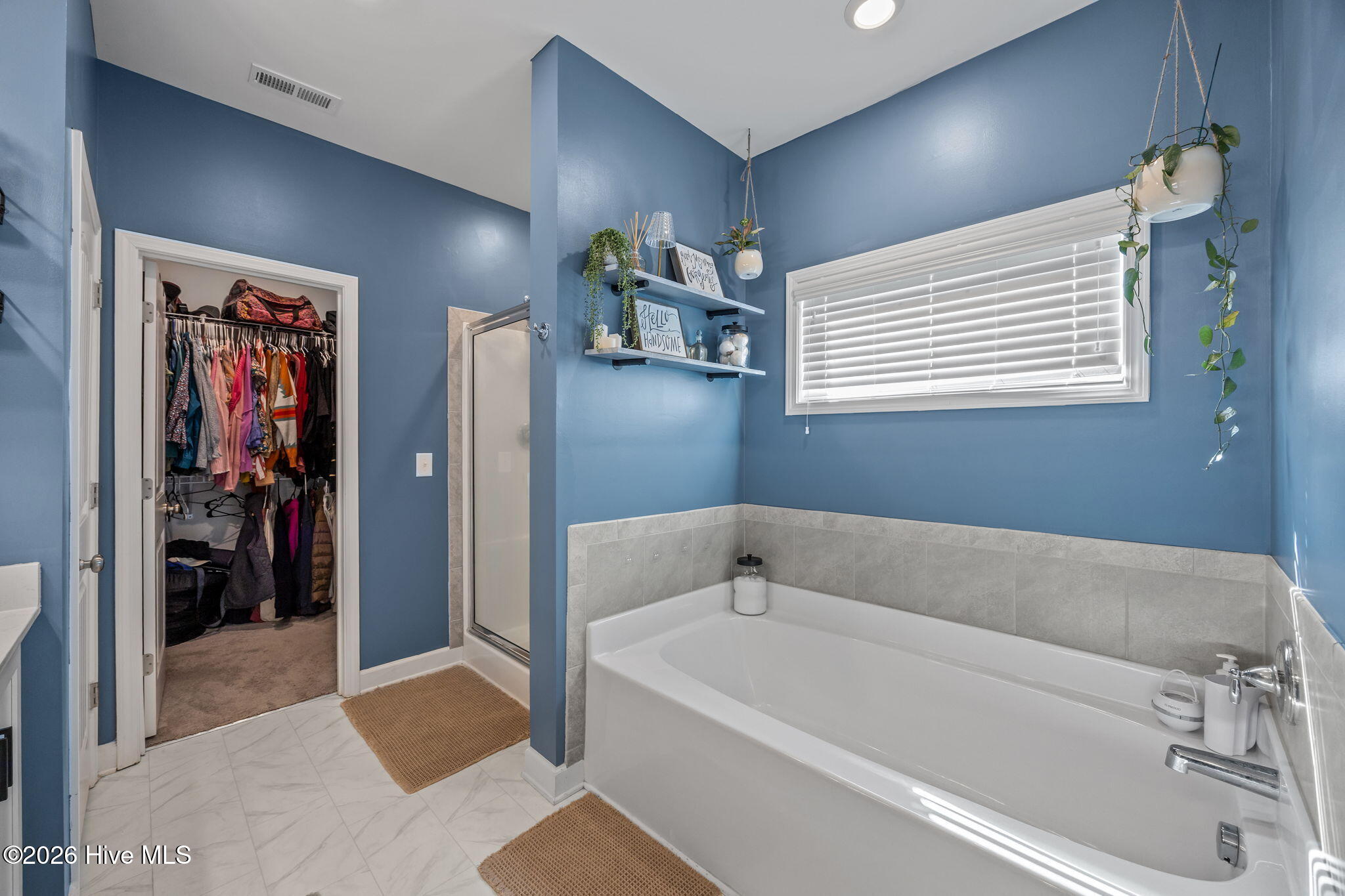 100552335 | Photo 19