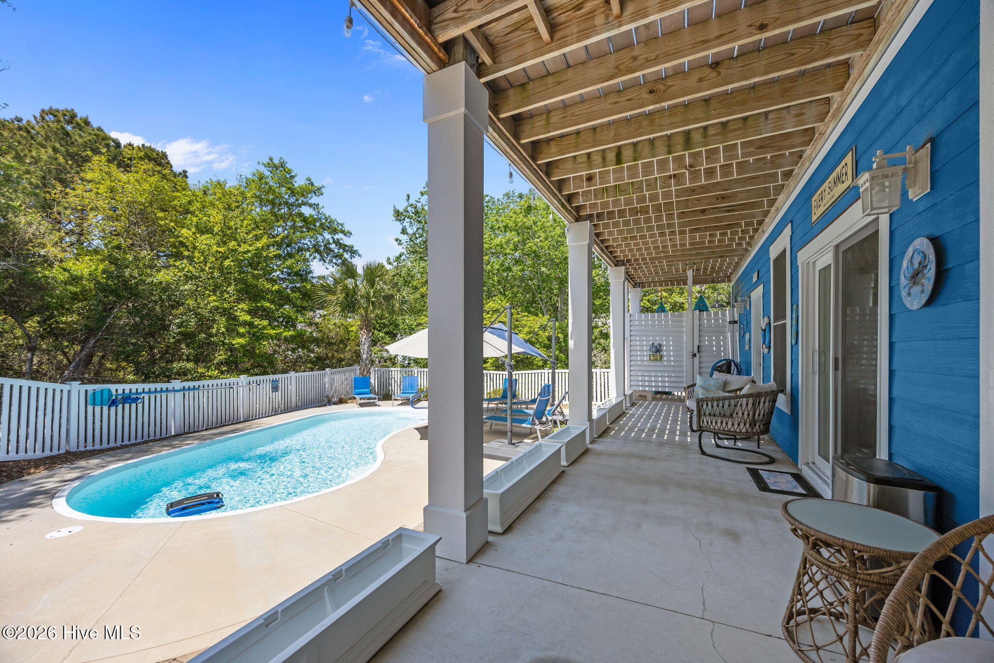 100567463 | Photo 62