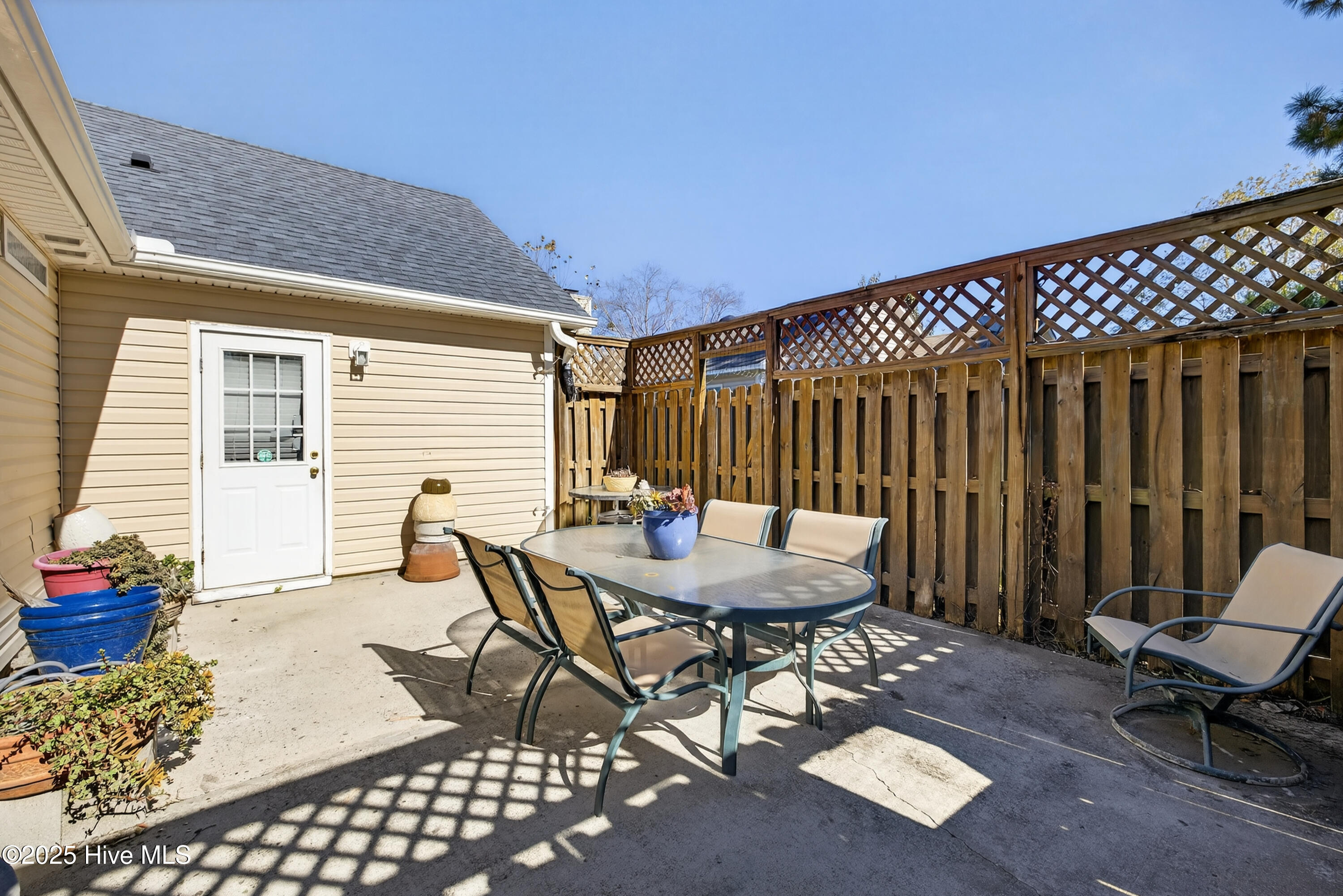 100541266 | Photo 24