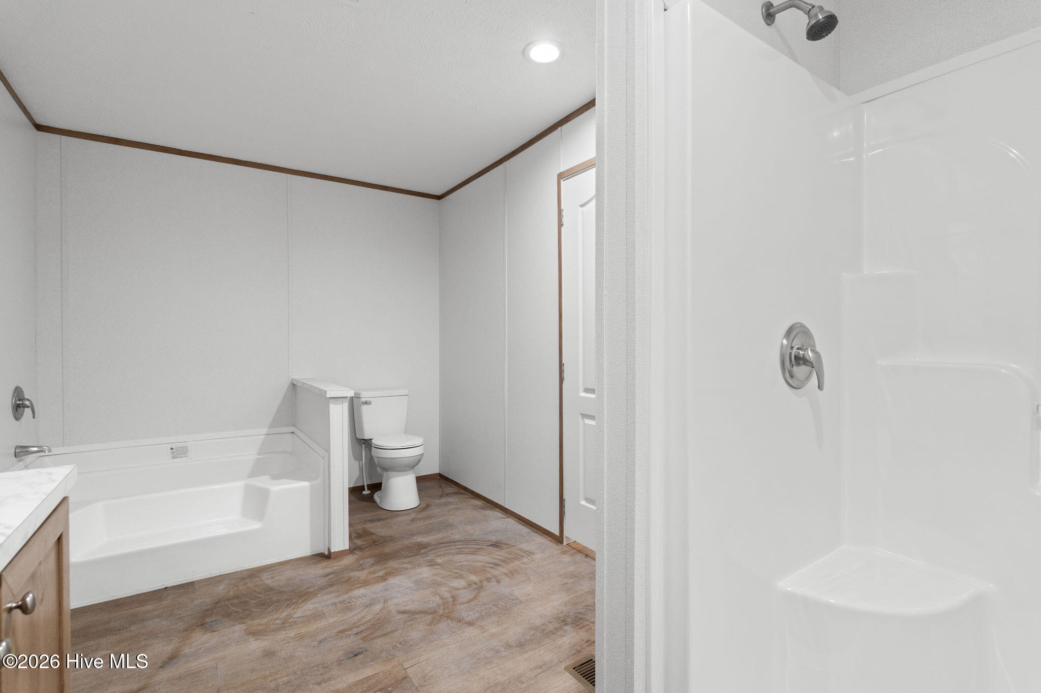 100569950 | Photo 16