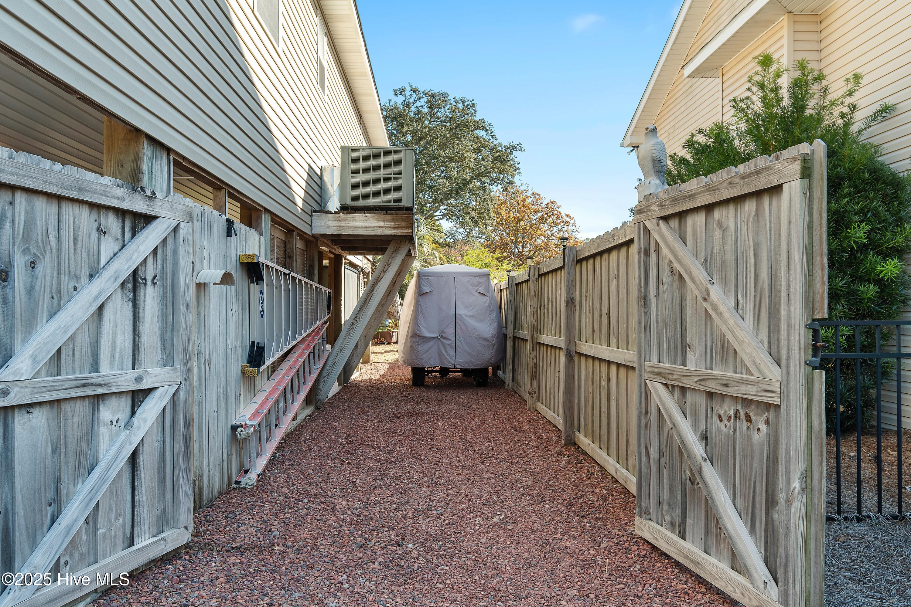 100542990 | Photo 61