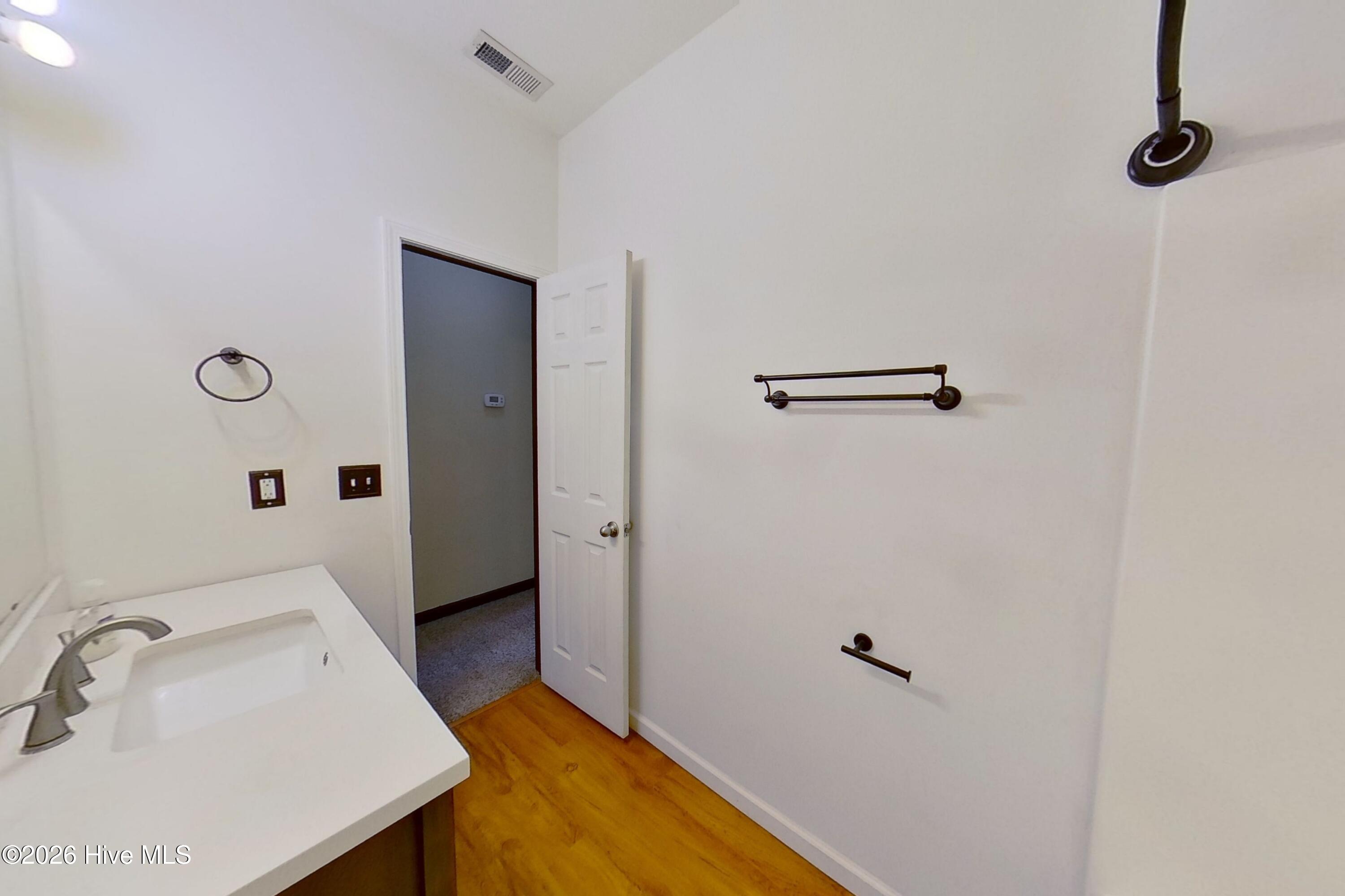 100554824 | Photo 24