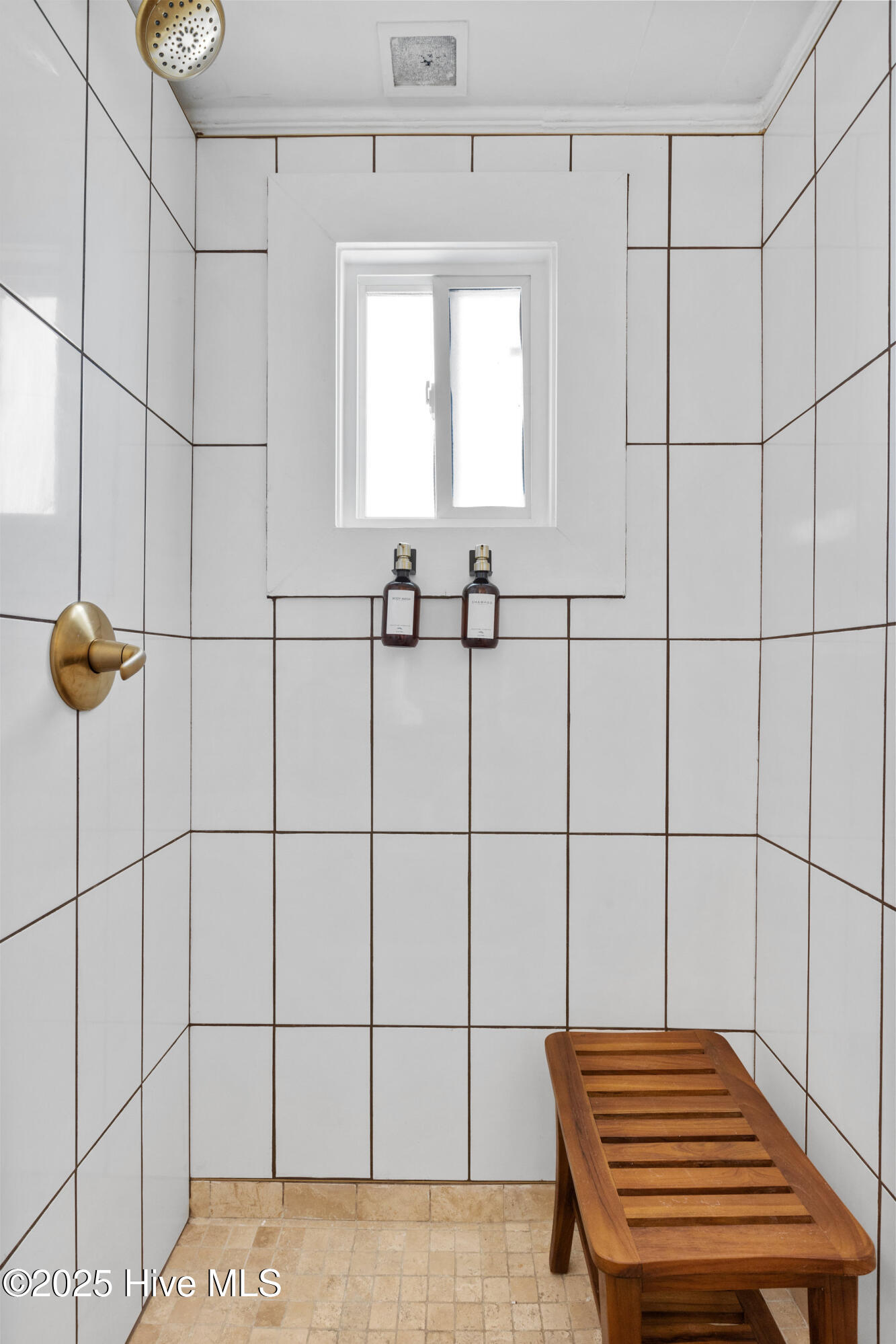 100540580 | Photo 74